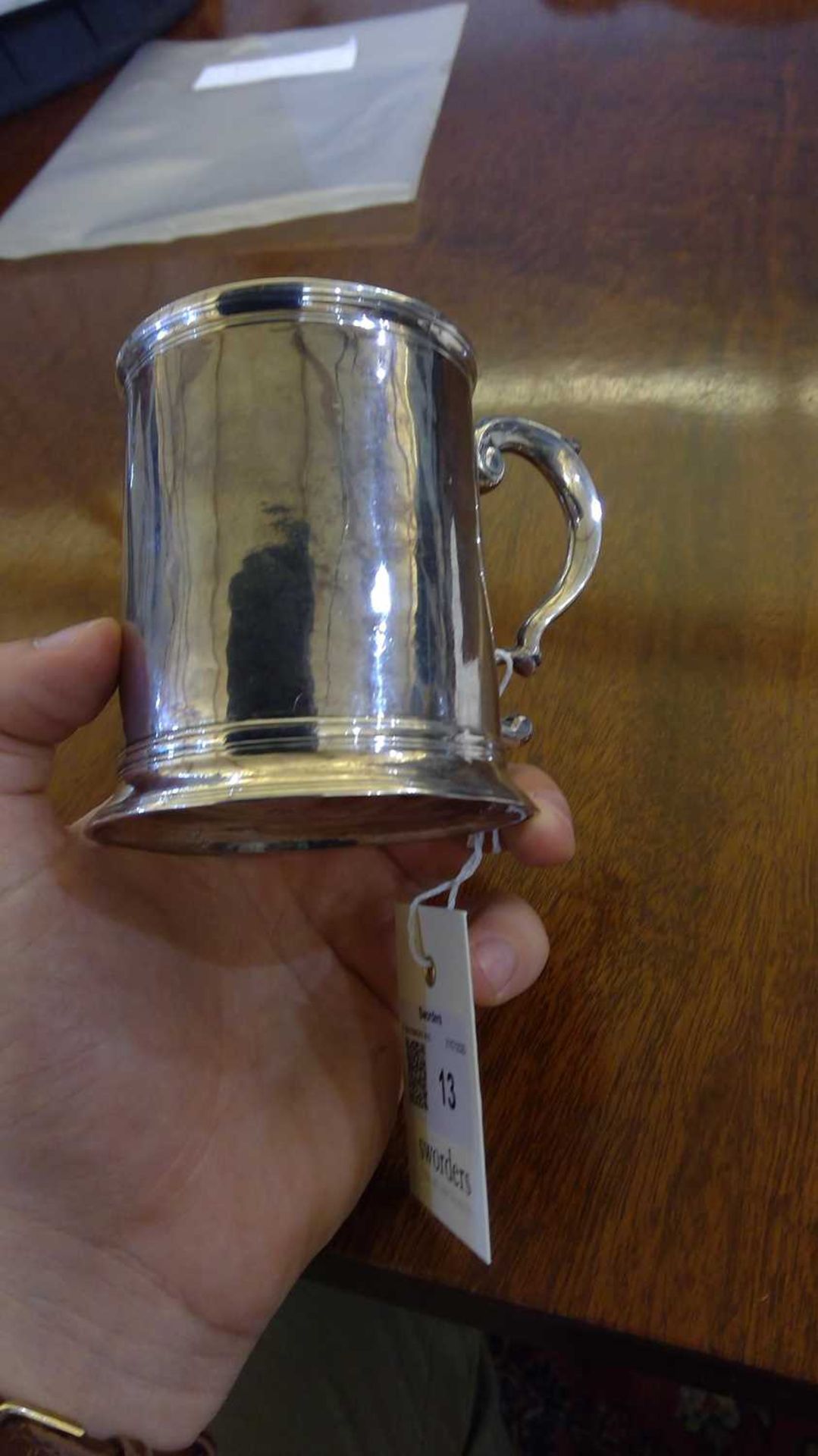 A George II silver mug, - Bild 4 aus 9