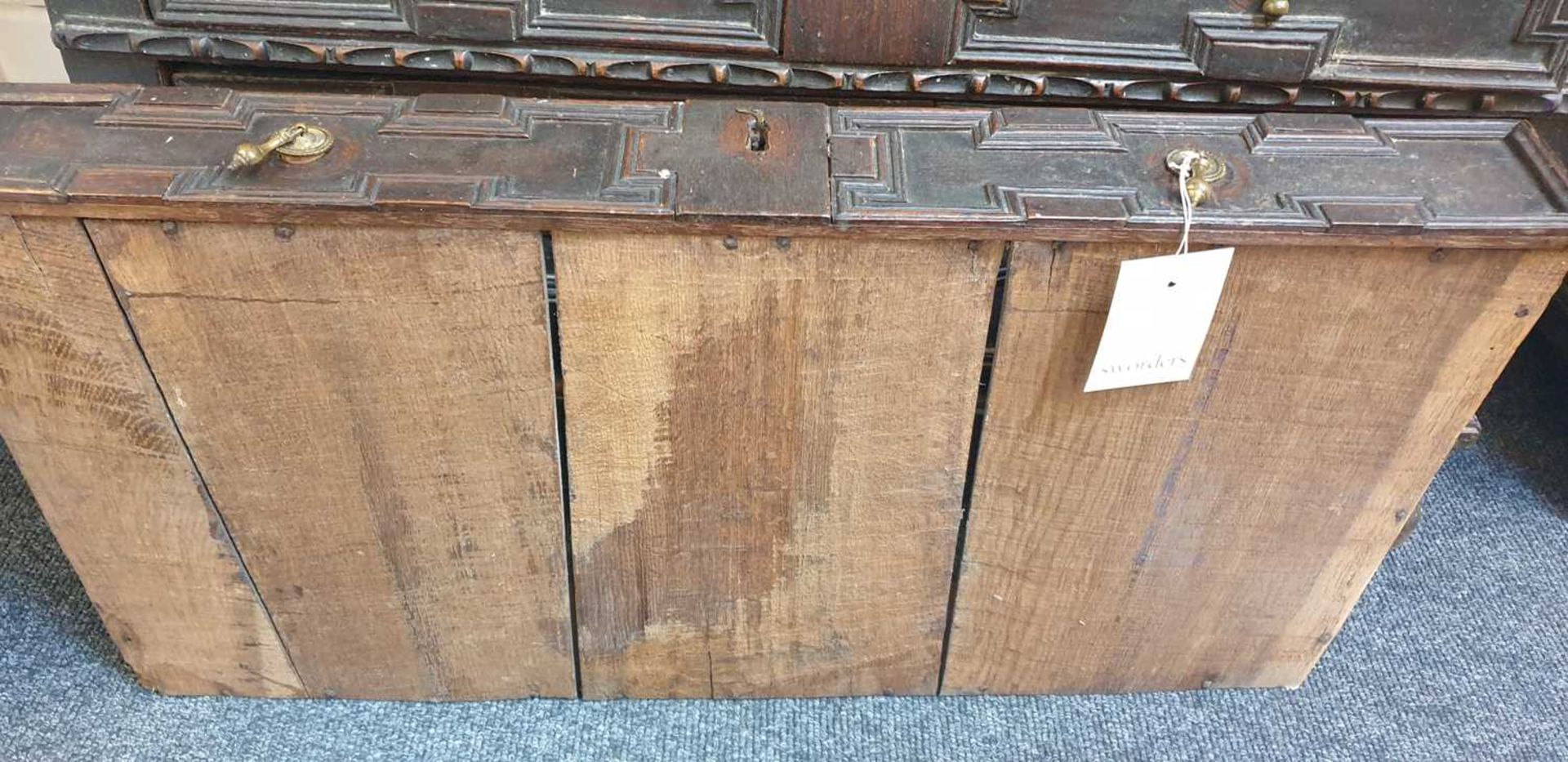 A Jacobean oak chest of four drawers, - Bild 12 aus 16