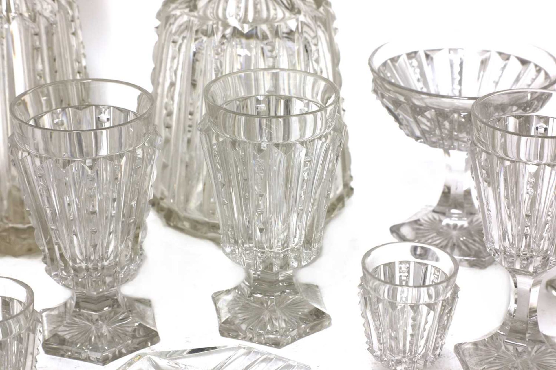 A large early cut glass suite in the manner of Baccarat, - Bild 2 aus 2