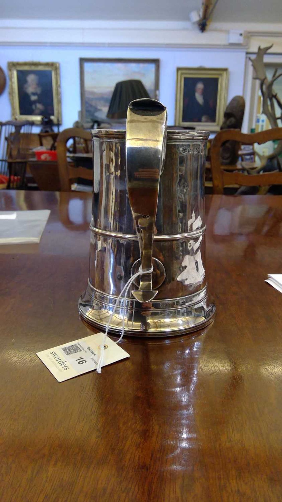 A George III silver mug - Bild 8 aus 10