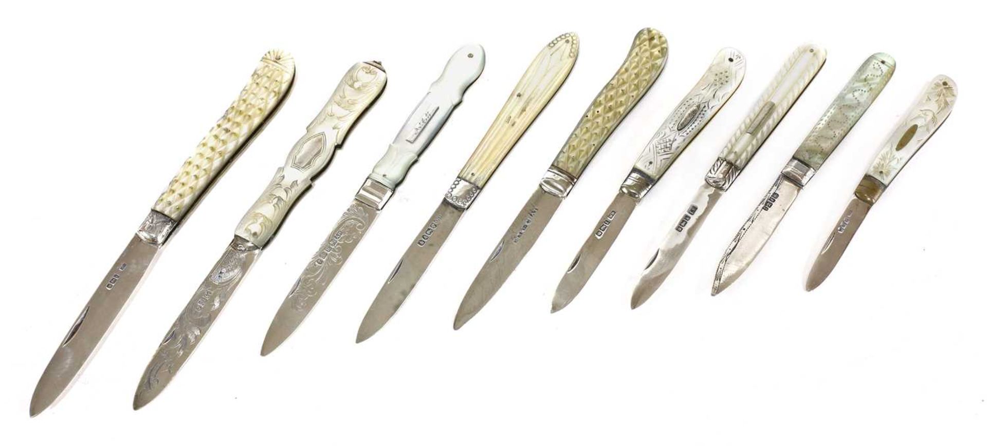 Nine silver and mother-of-pearl folding fruit knives, - Bild 2 aus 2