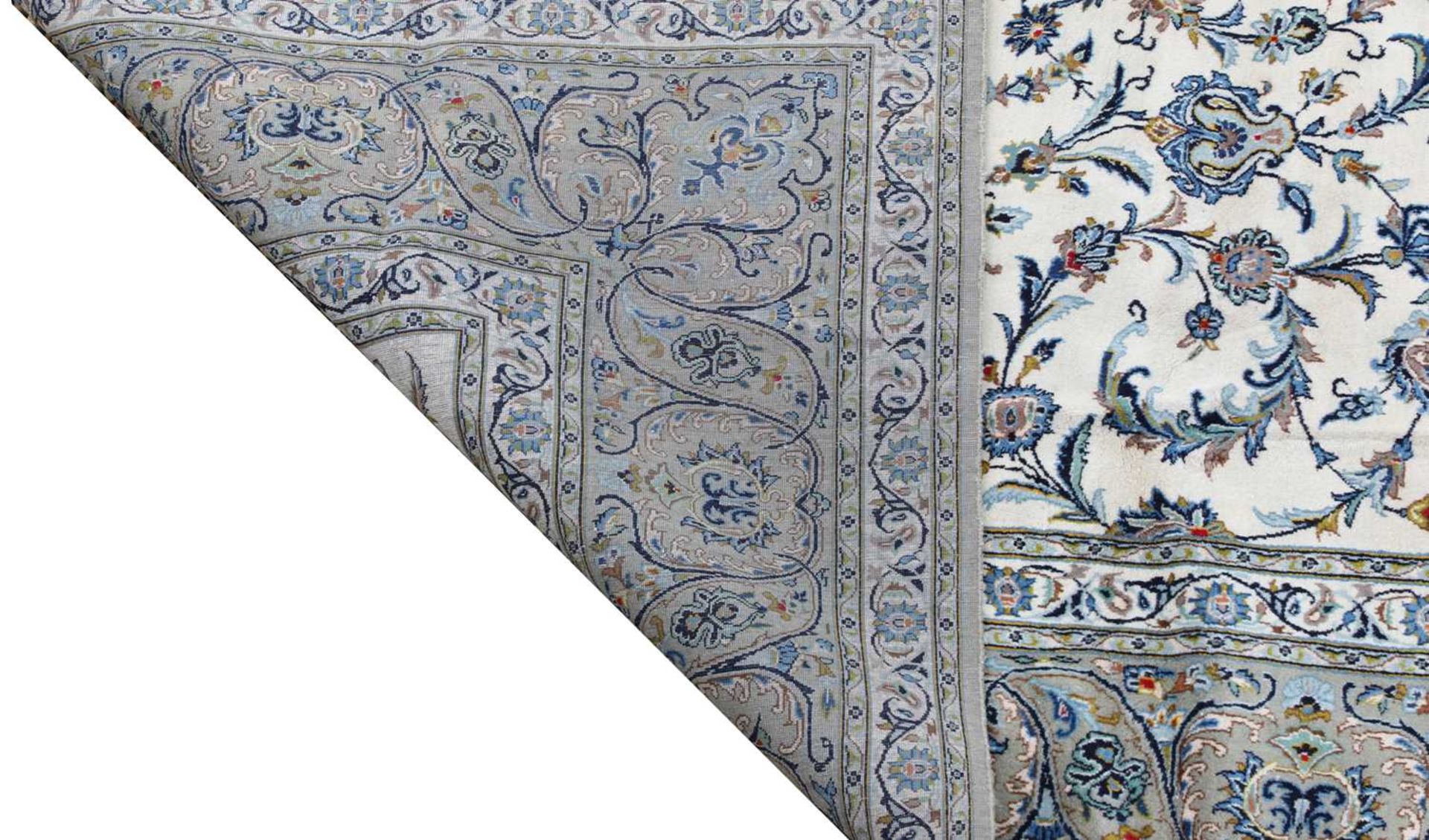 A fine Kashan carpet, - Bild 3 aus 3