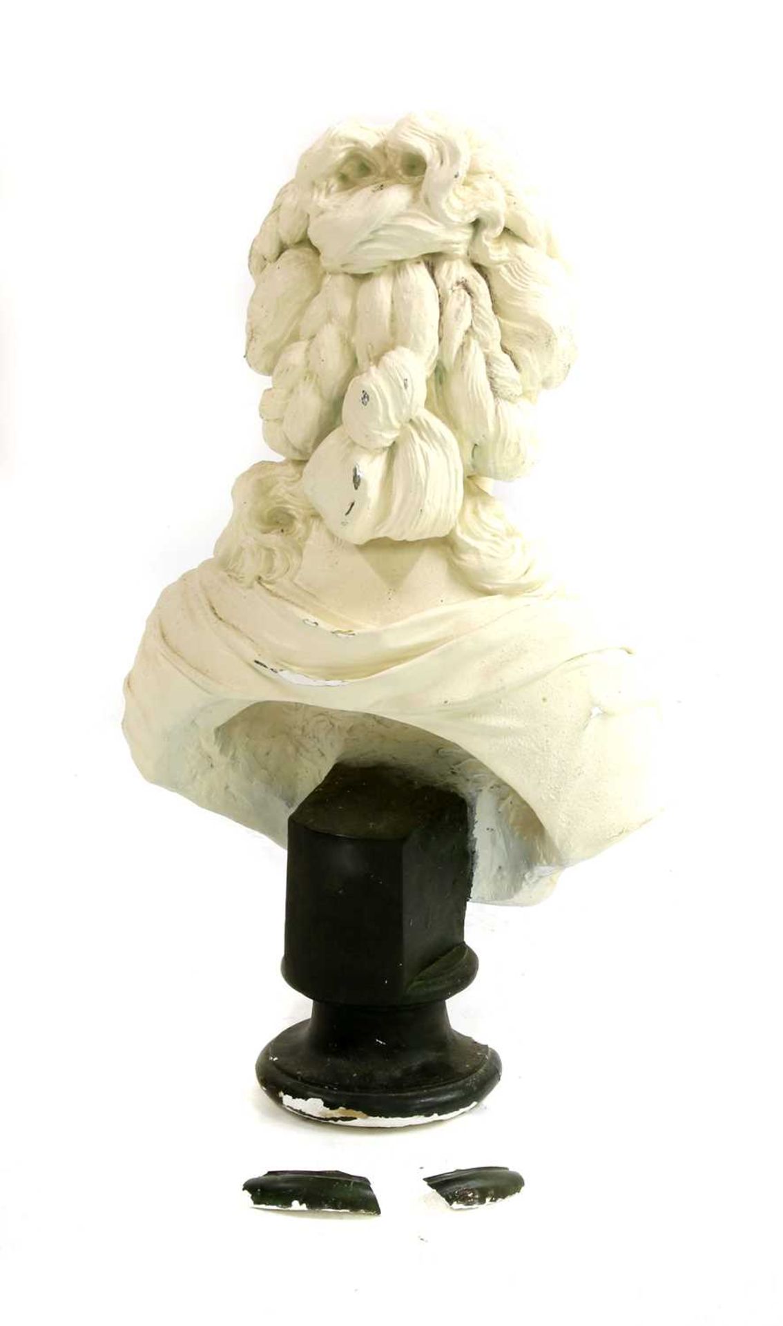 A plaster bust of a lady - Bild 2 aus 2