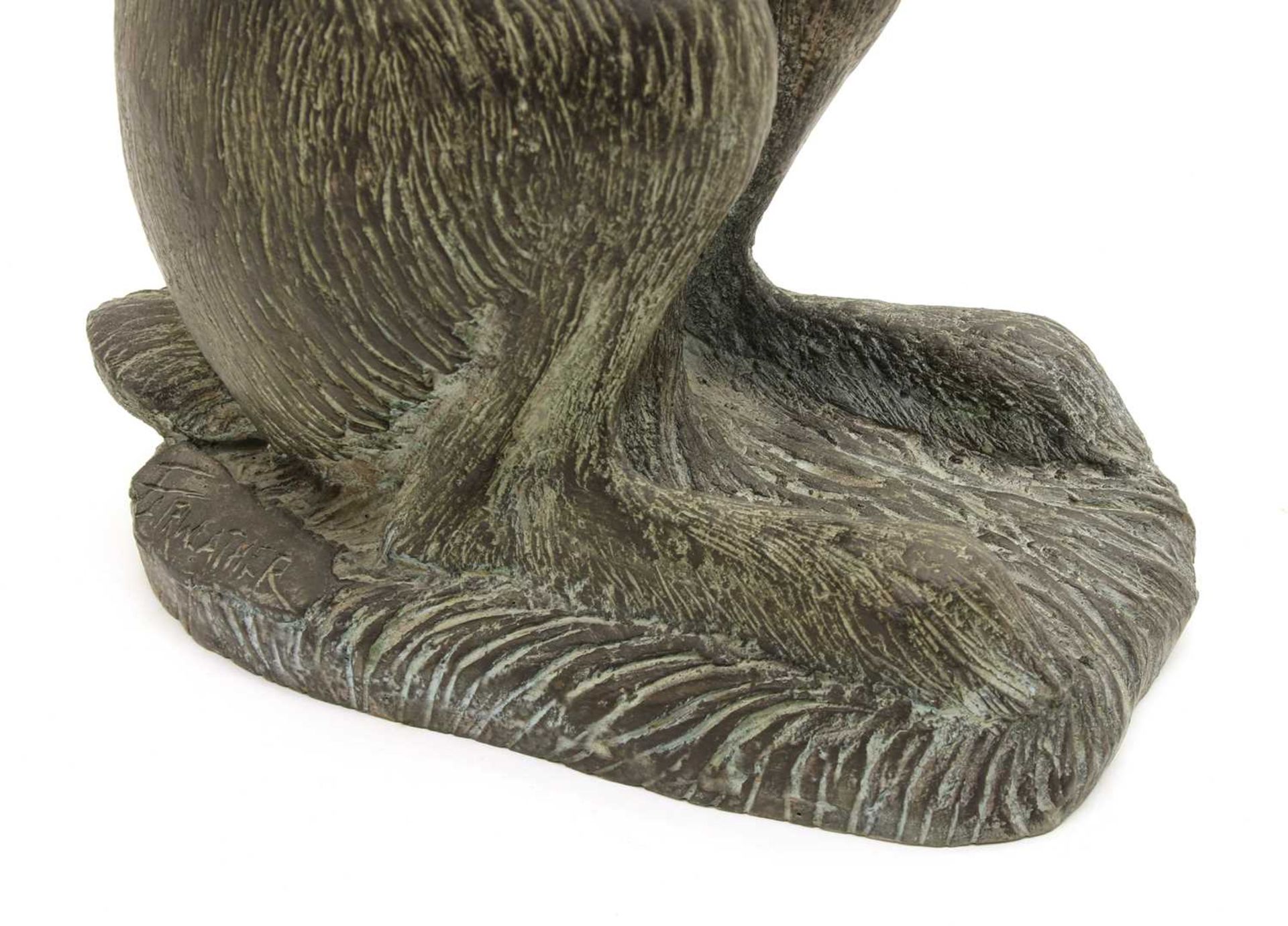 A modern bronze sculpture of a hare, - Bild 5 aus 5