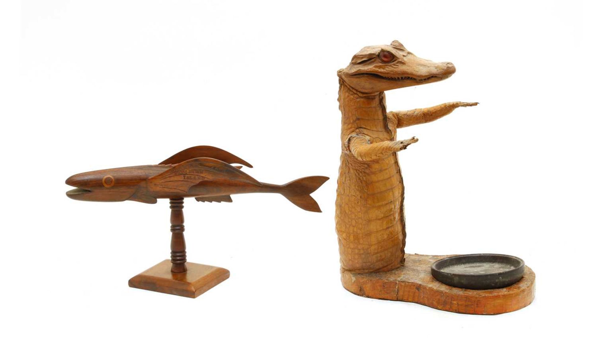 A baby alligator bottle stand, - Image 2 of 3