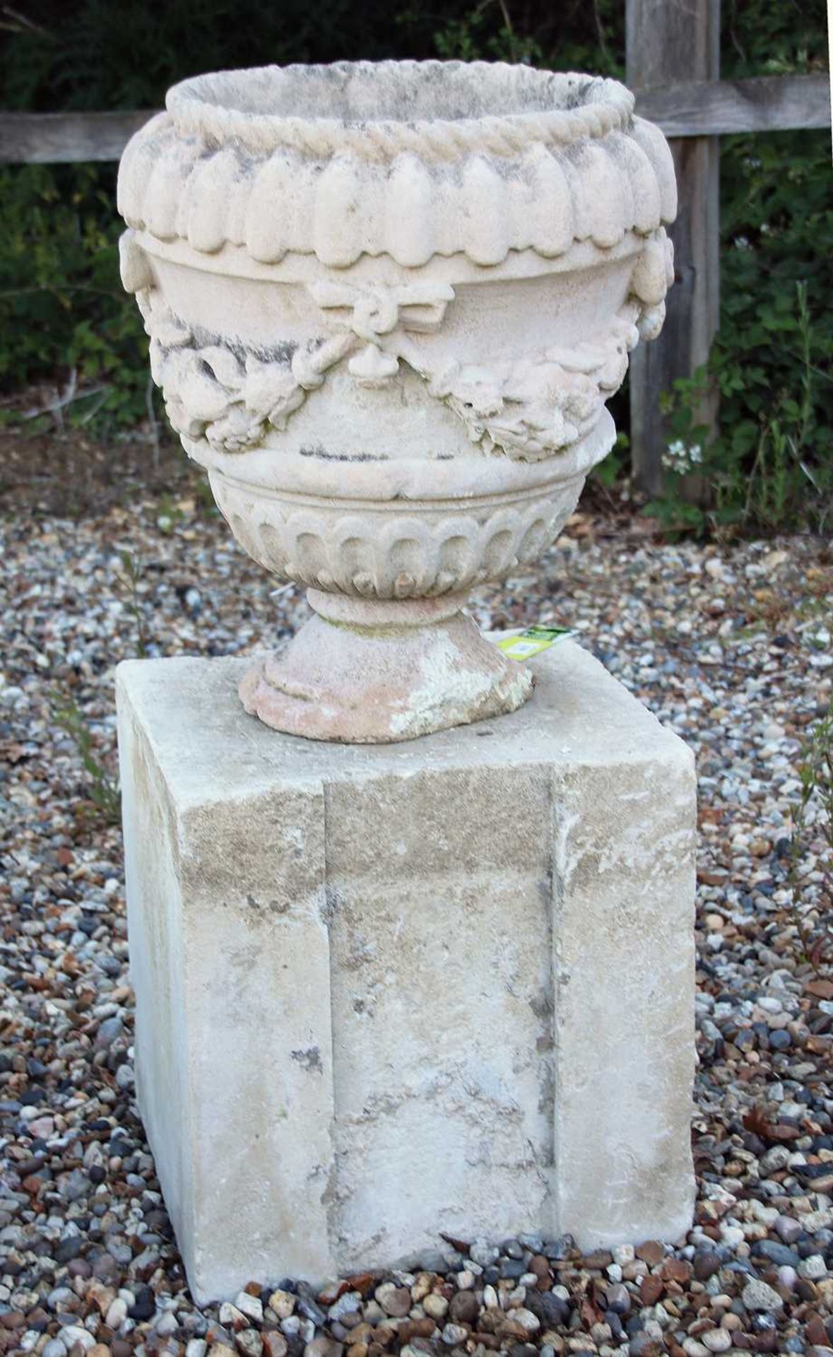 A composition stone urn, - Bild 2 aus 2