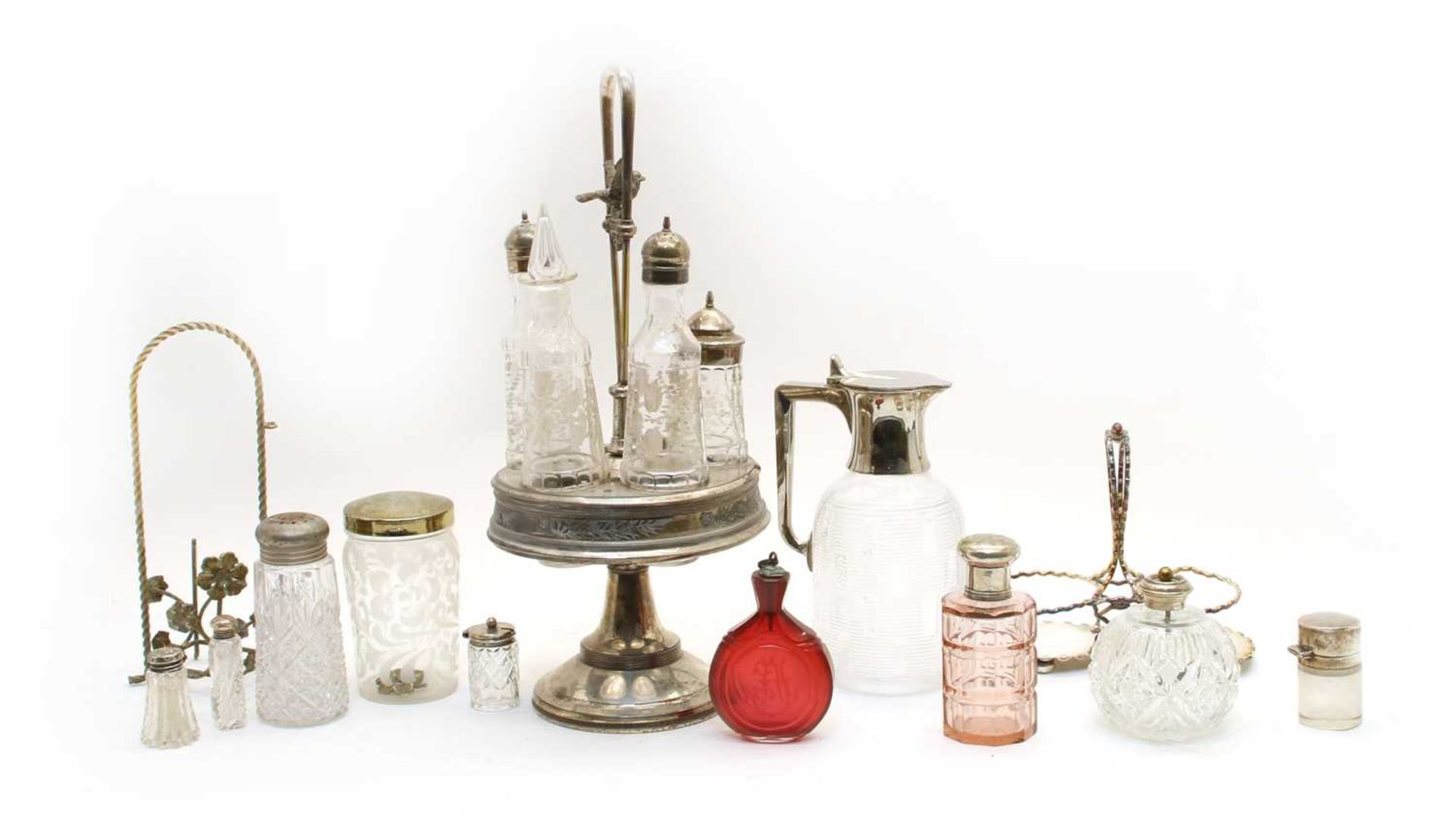 A collection of glass cruets and dressing table items, - Bild 5 aus 6