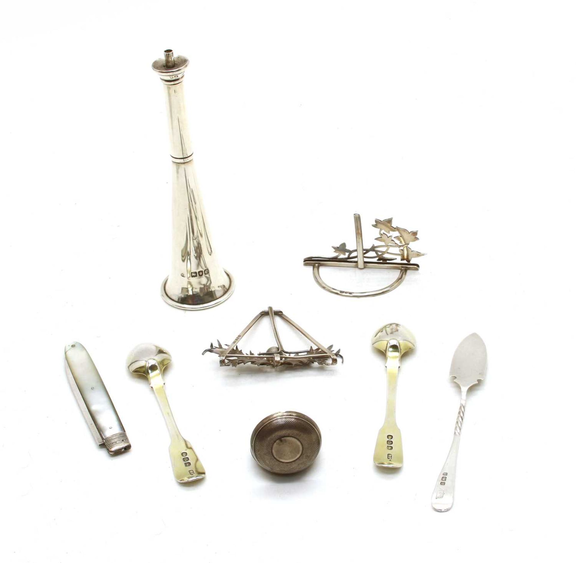 A quantity of silver items, - Image 2 of 2