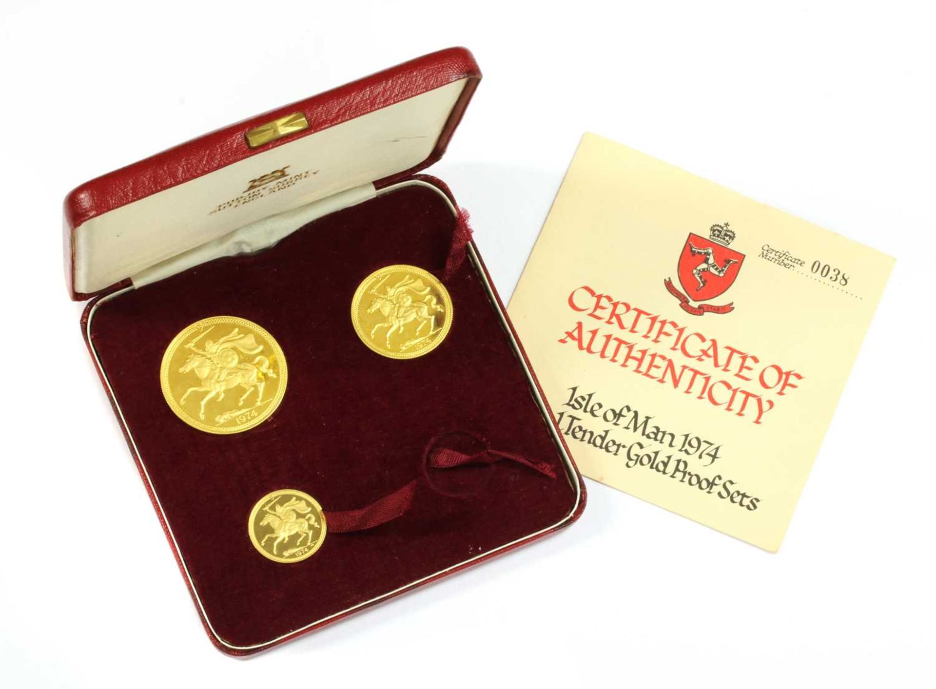 A part 1974 Pobjoy Mint Isle of Man gold proof coin set, - Image 3 of 3