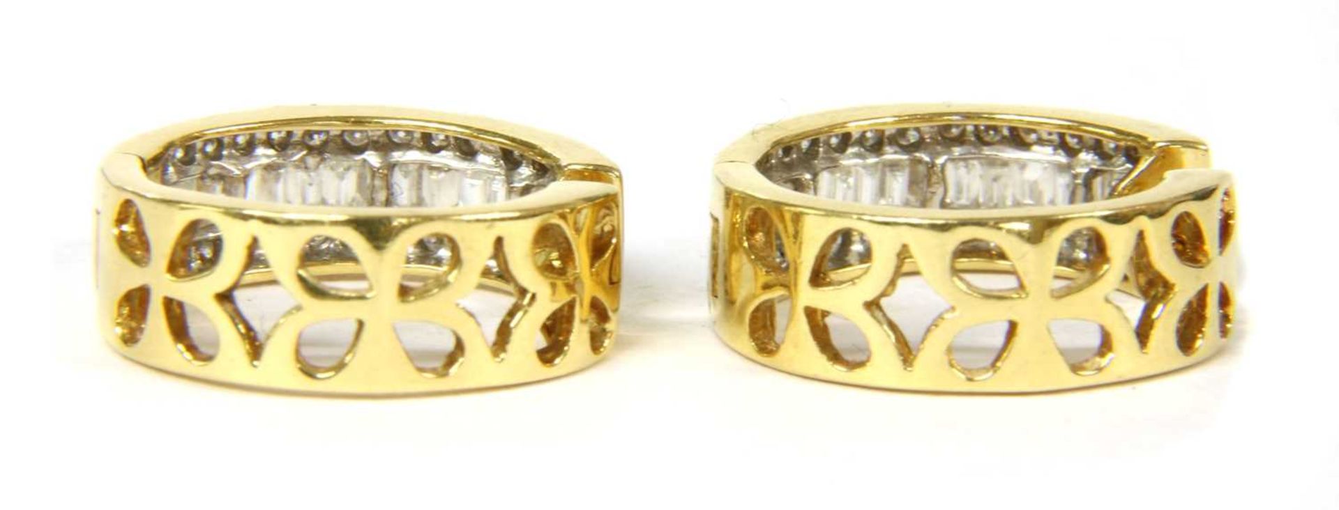 A pair of diamond set hoop earrings, - Bild 3 aus 5