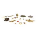 A collection of gold jewellery,