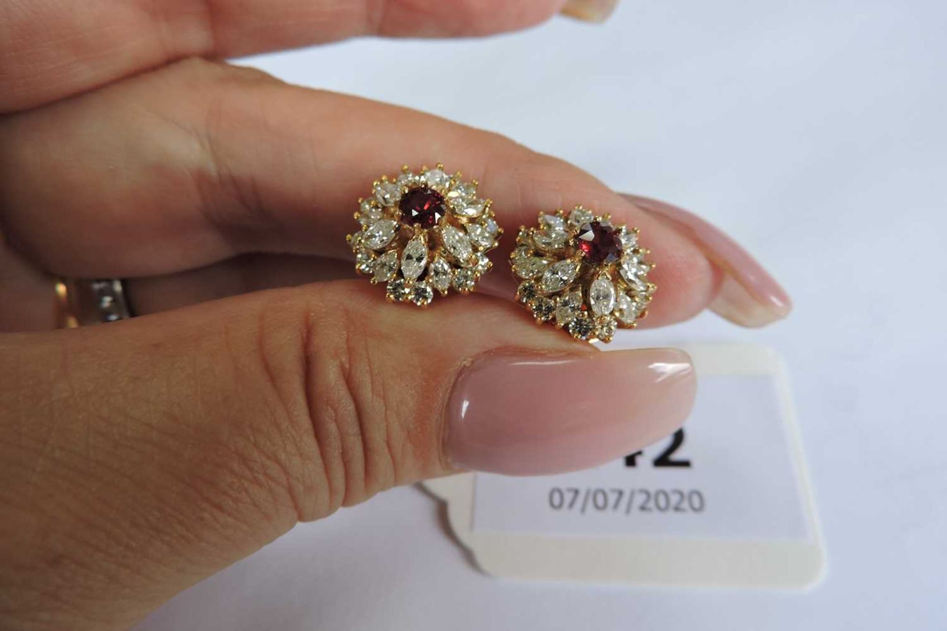 A pair of gold ruby and diamond cluster earrings, - Bild 4 aus 4