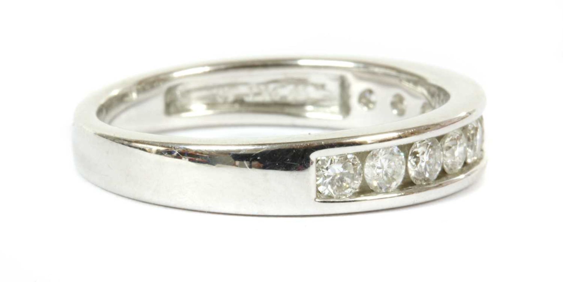 A white gold diamond half eternity ring, - Bild 3 aus 3