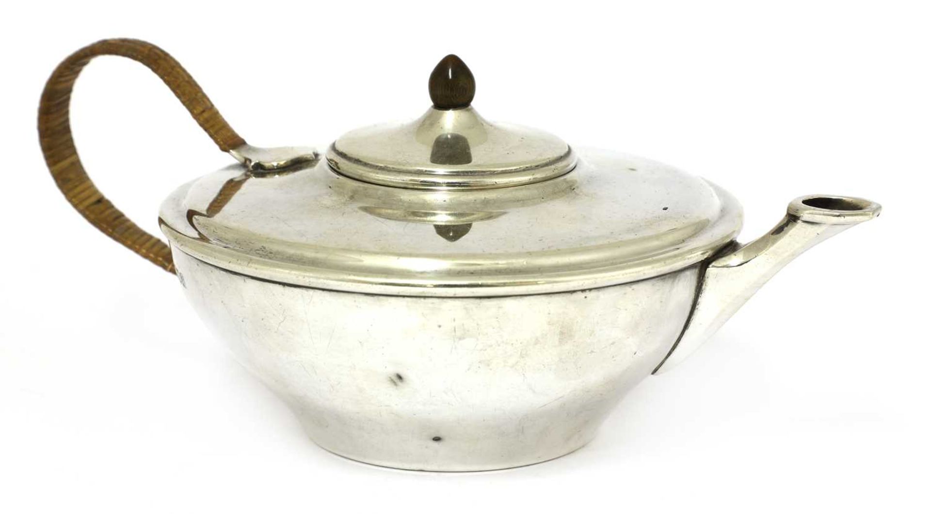 A silver teapot, - Bild 3 aus 3