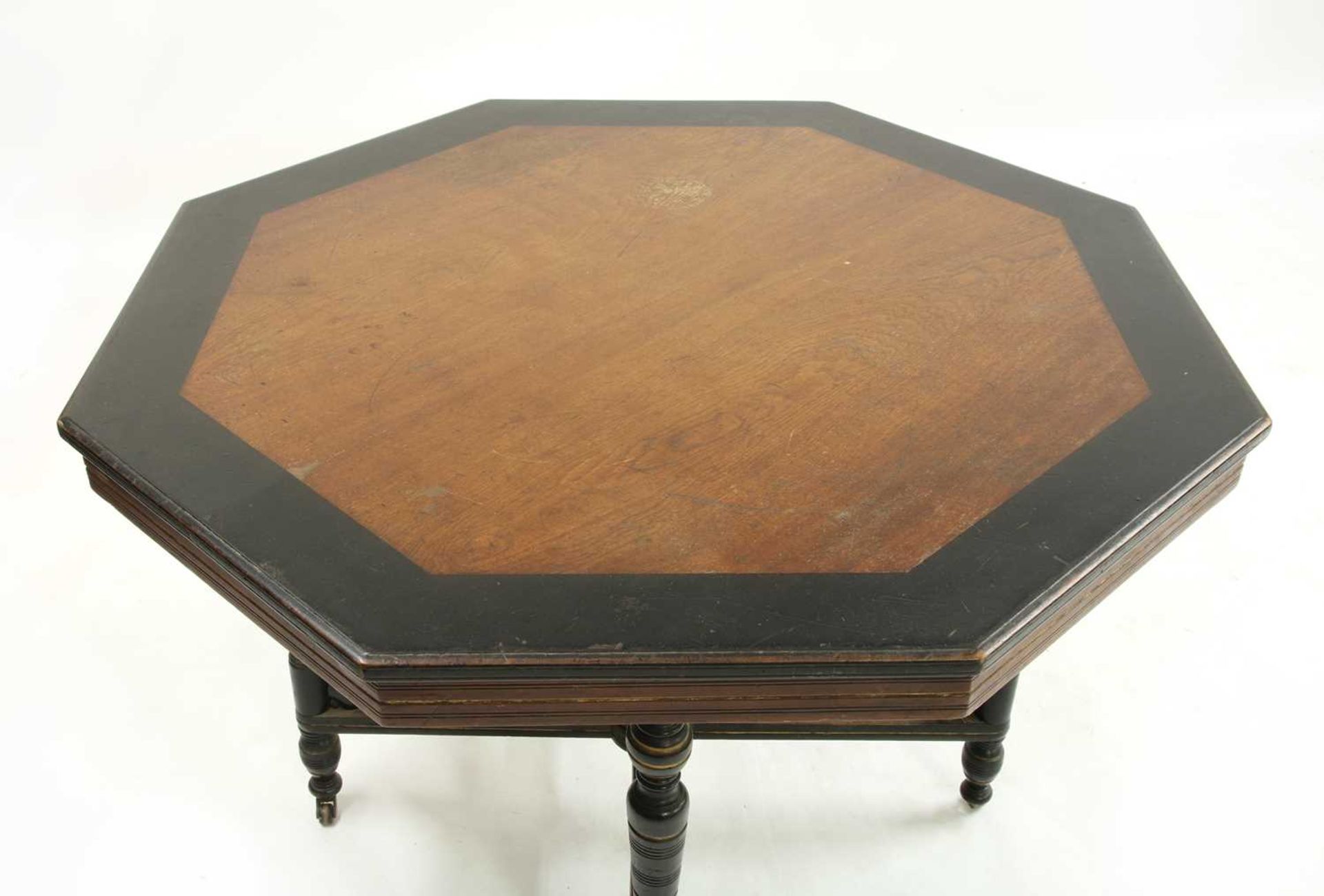 An Aesthetic oak and ebonised octagonal hall table, - Bild 2 aus 3