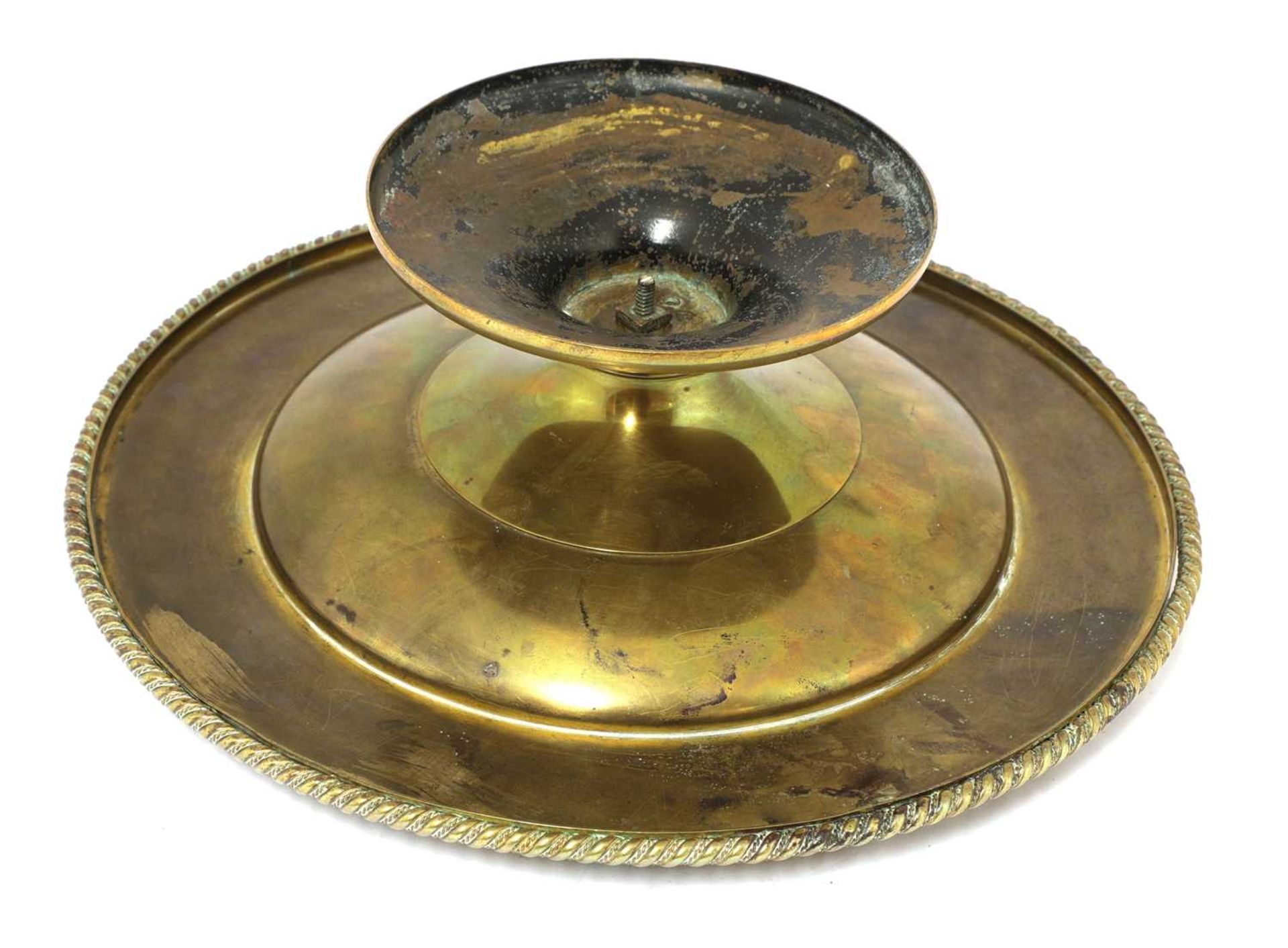 A brass tazza, - Bild 3 aus 3