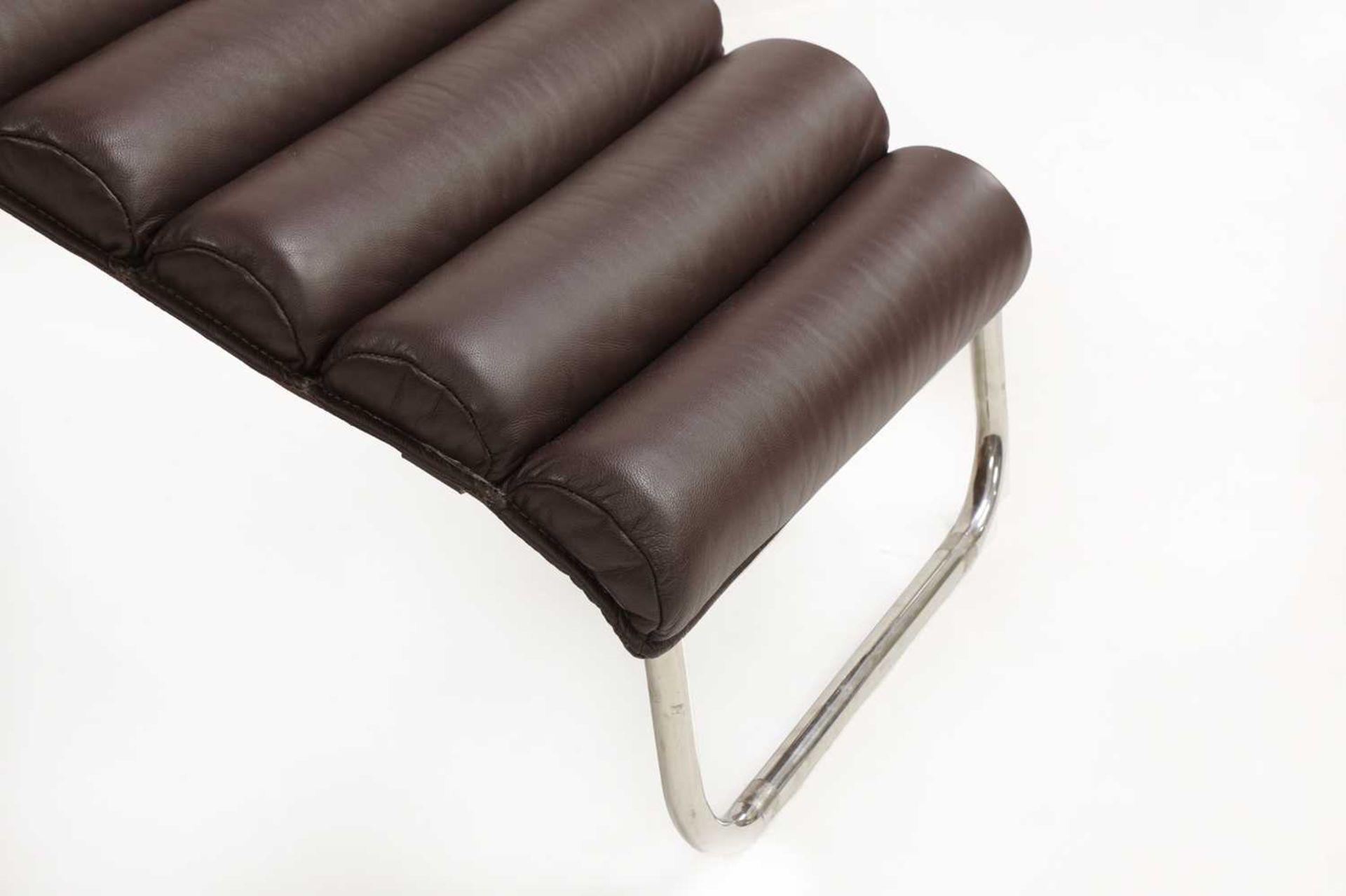 A reclining tubular lounger, - Image 3 of 10