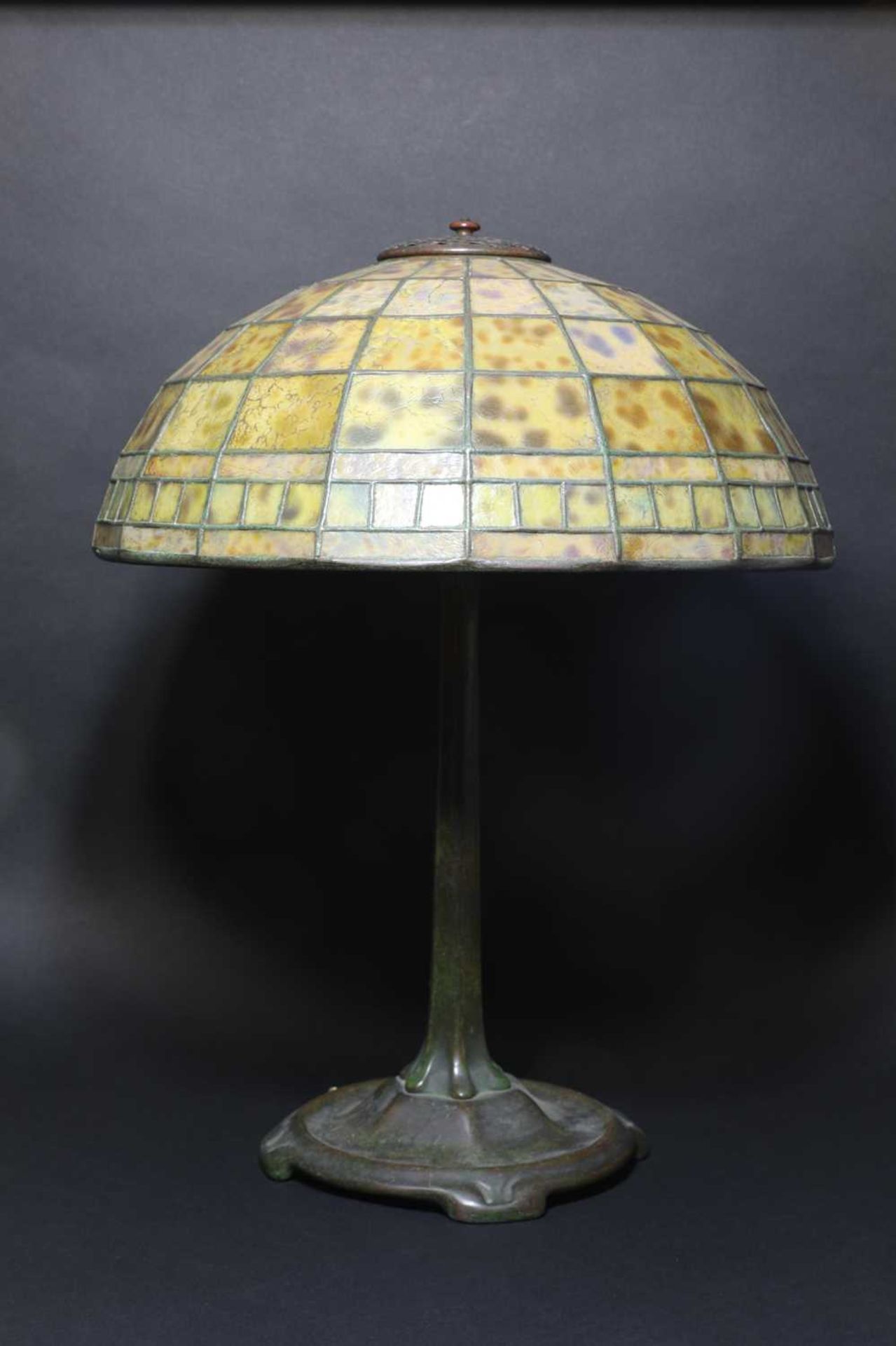 A Tiffany Studios' table lamp, - Bild 4 aus 11