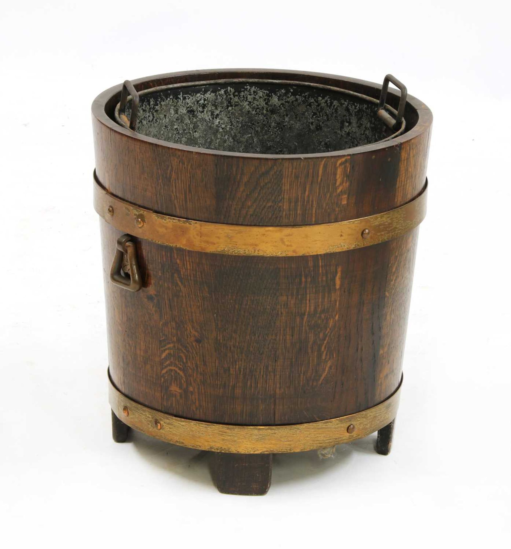 An oak and copper coal bucket, - Bild 3 aus 3