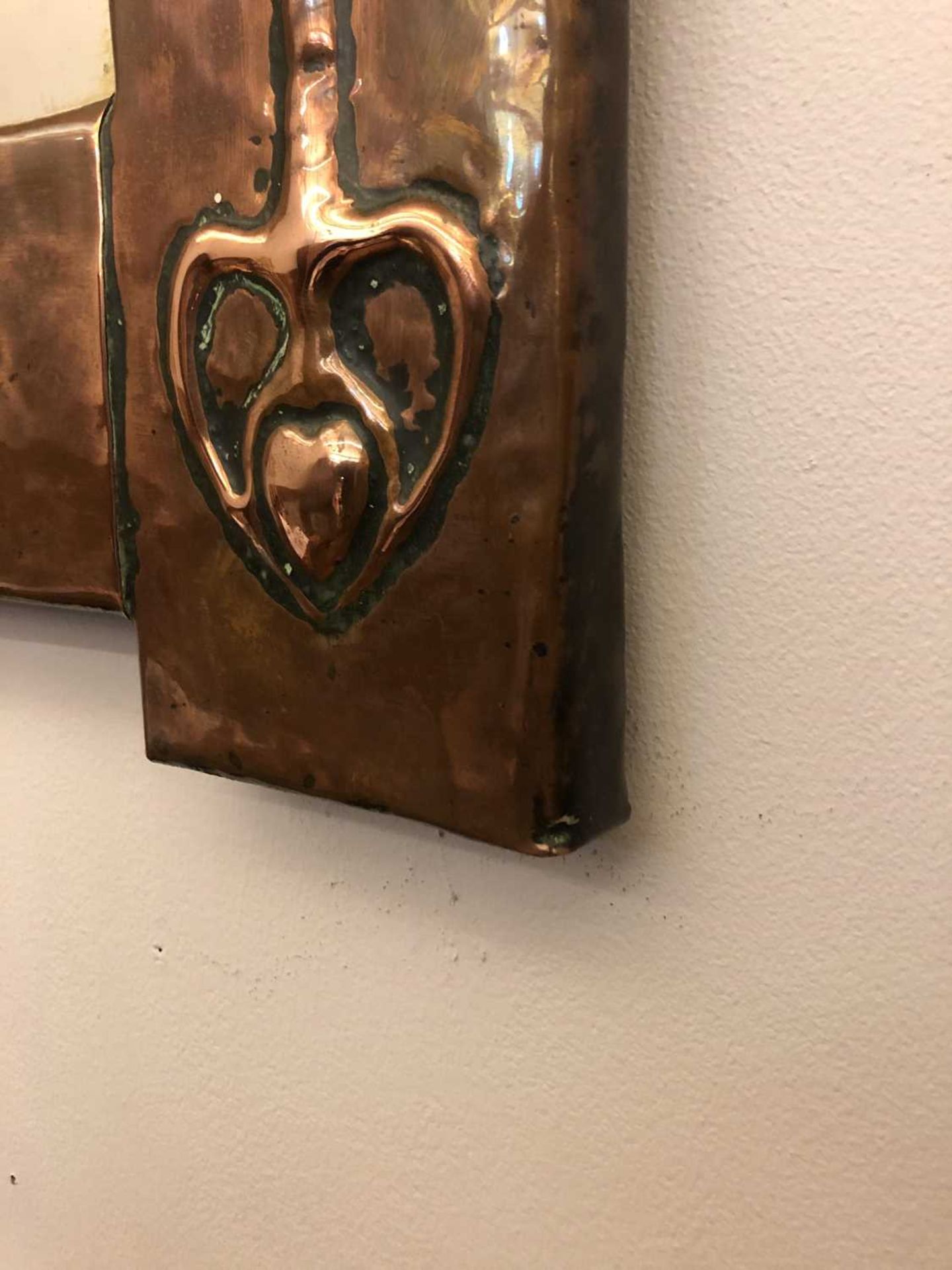 An Arts and Crafts copper wall mirror, - Bild 5 aus 10
