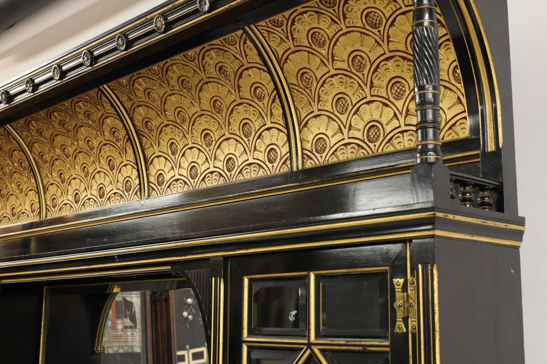 An Aesthetic ebonised and gilt wall cabinet, - Bild 5 aus 17