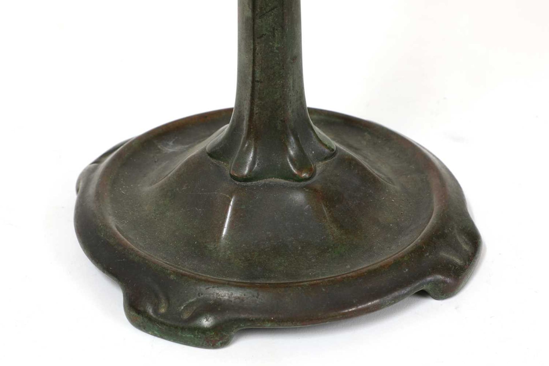 A Tiffany Studios' table lamp, - Bild 3 aus 11