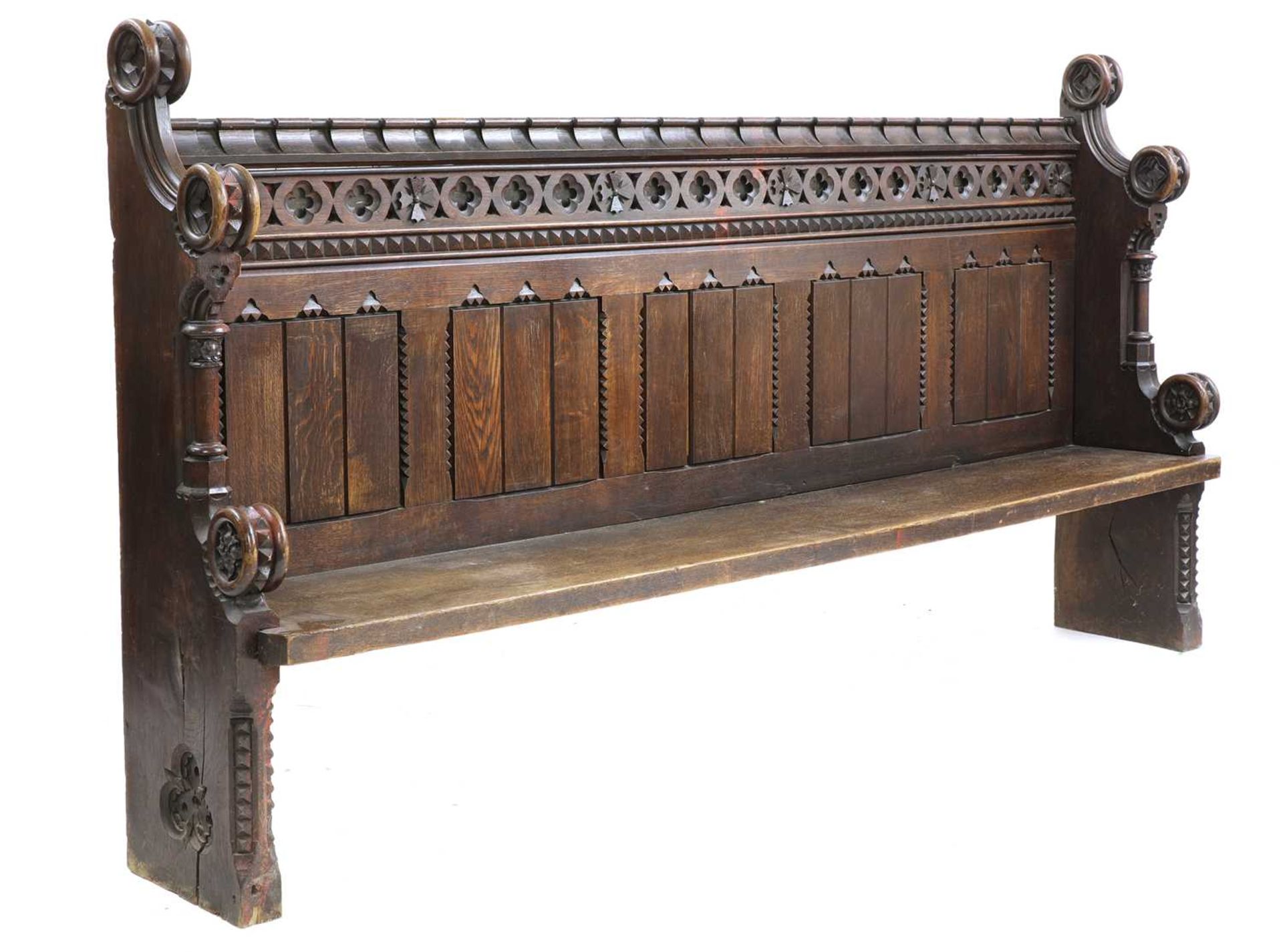 A carved pew or settle, - Image 7 of 7