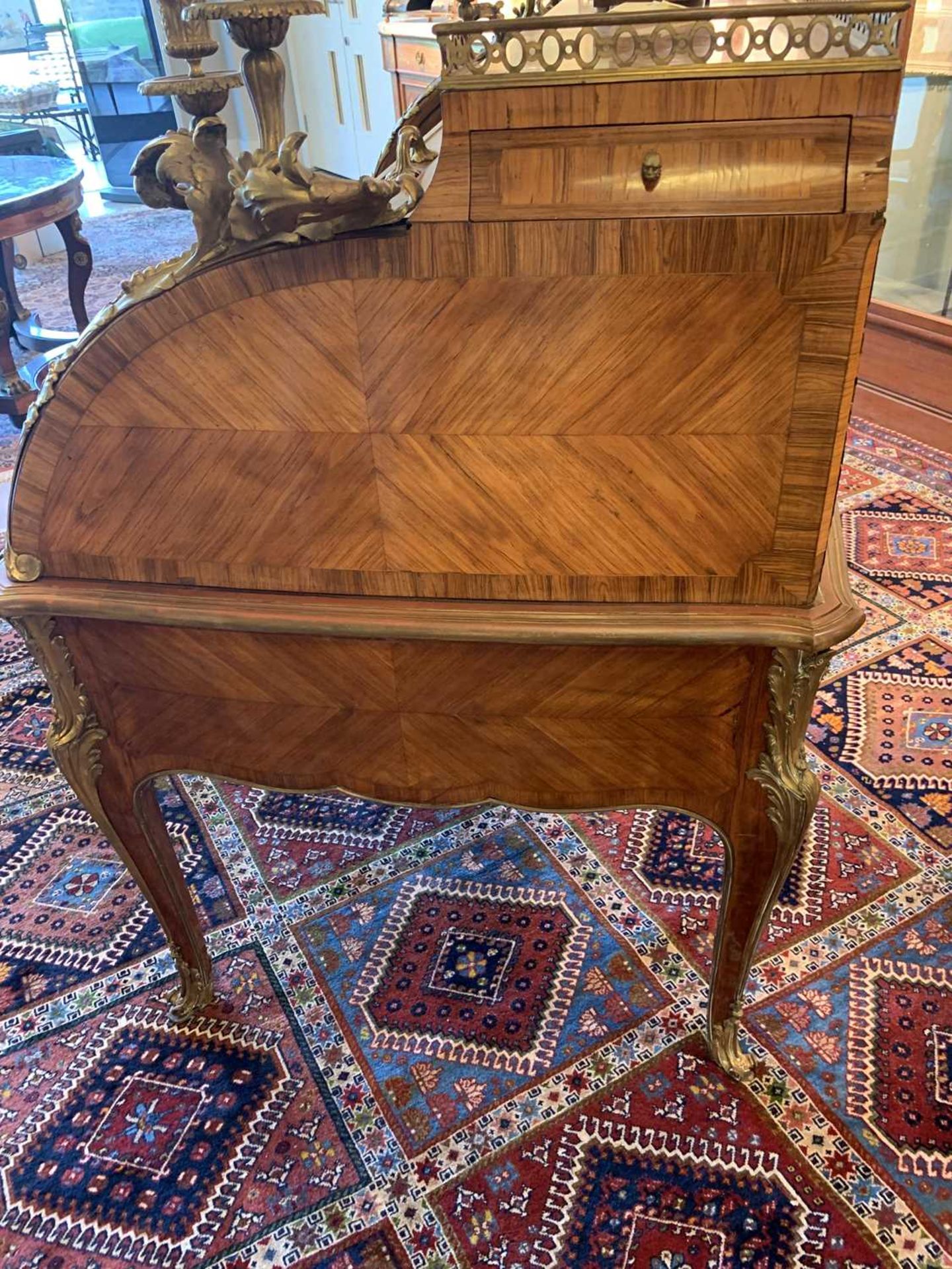 An impressive Louis XV-style kingwood and ormolu-mounted cylinder bureau, - Bild 32 aus 50