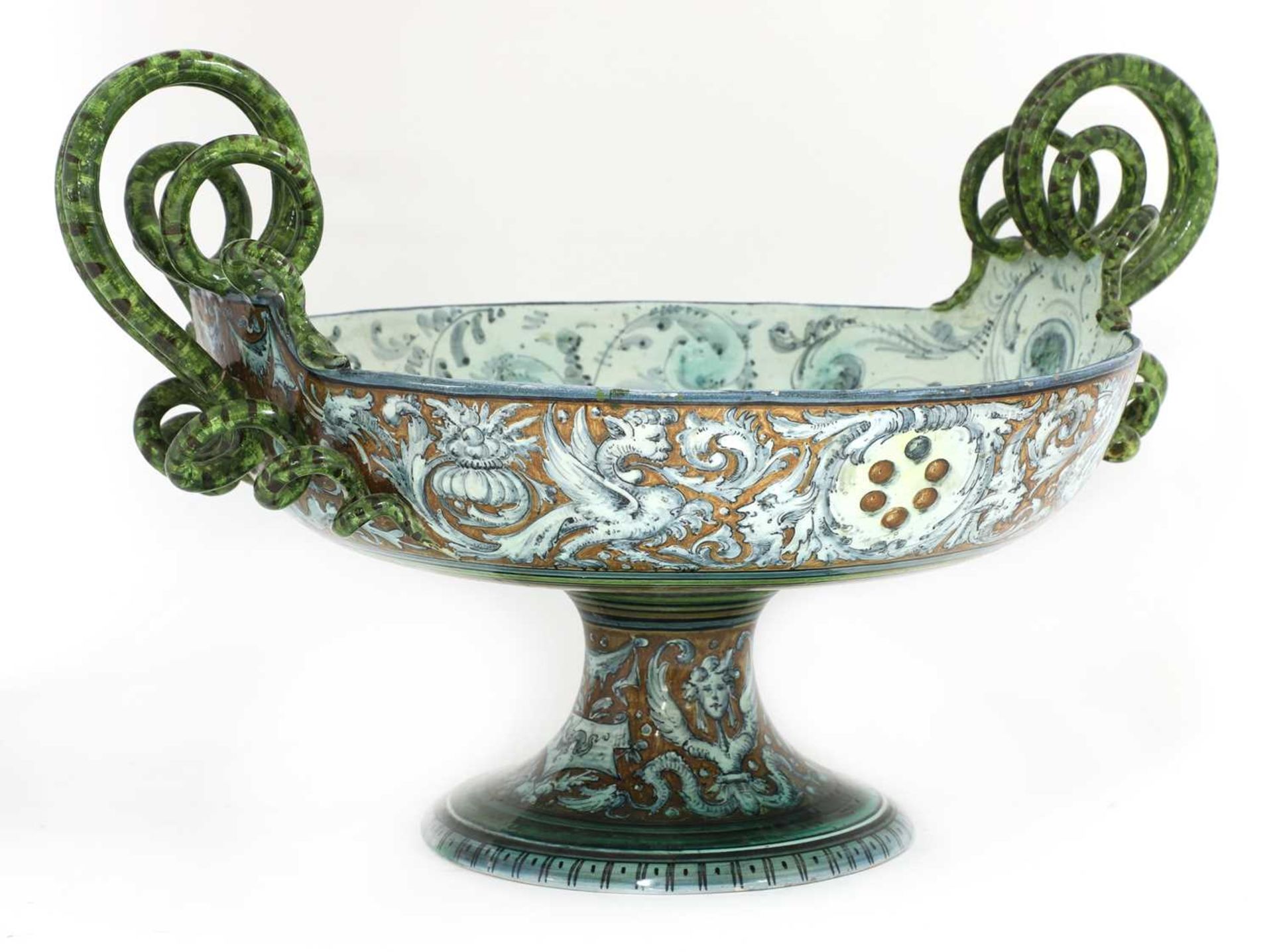 An Italian tin-glazed pottery tazza - Image 2 of 6