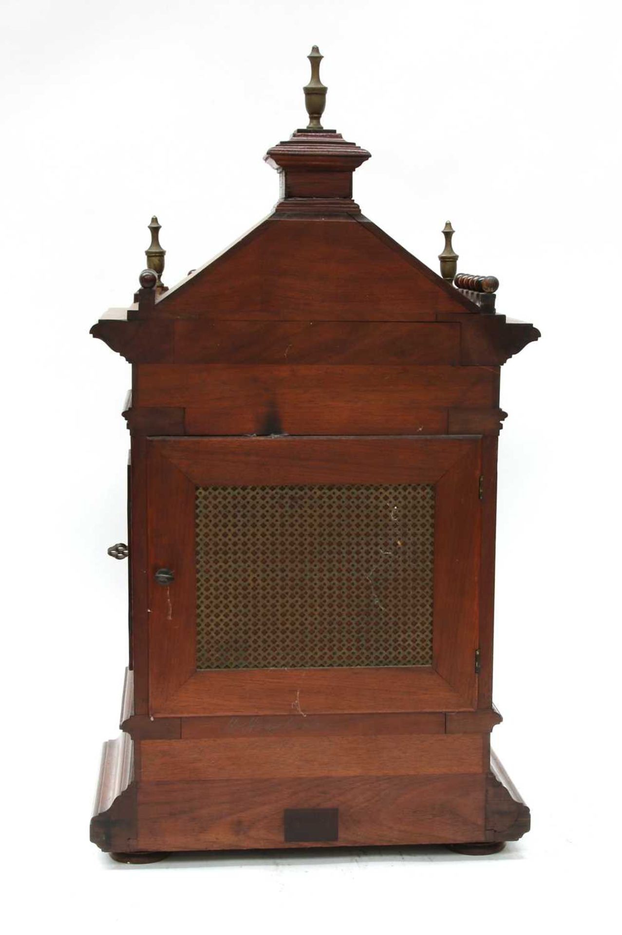 A Victorian walnut mantel clock, - Bild 4 aus 6