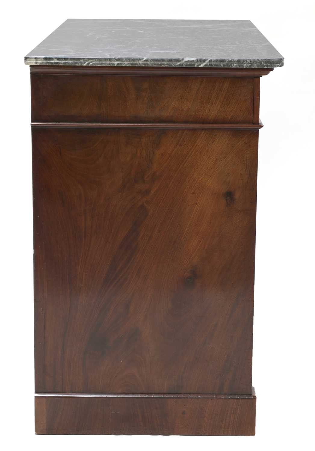 A Biedermeier mahogany commode - Image 2 of 6