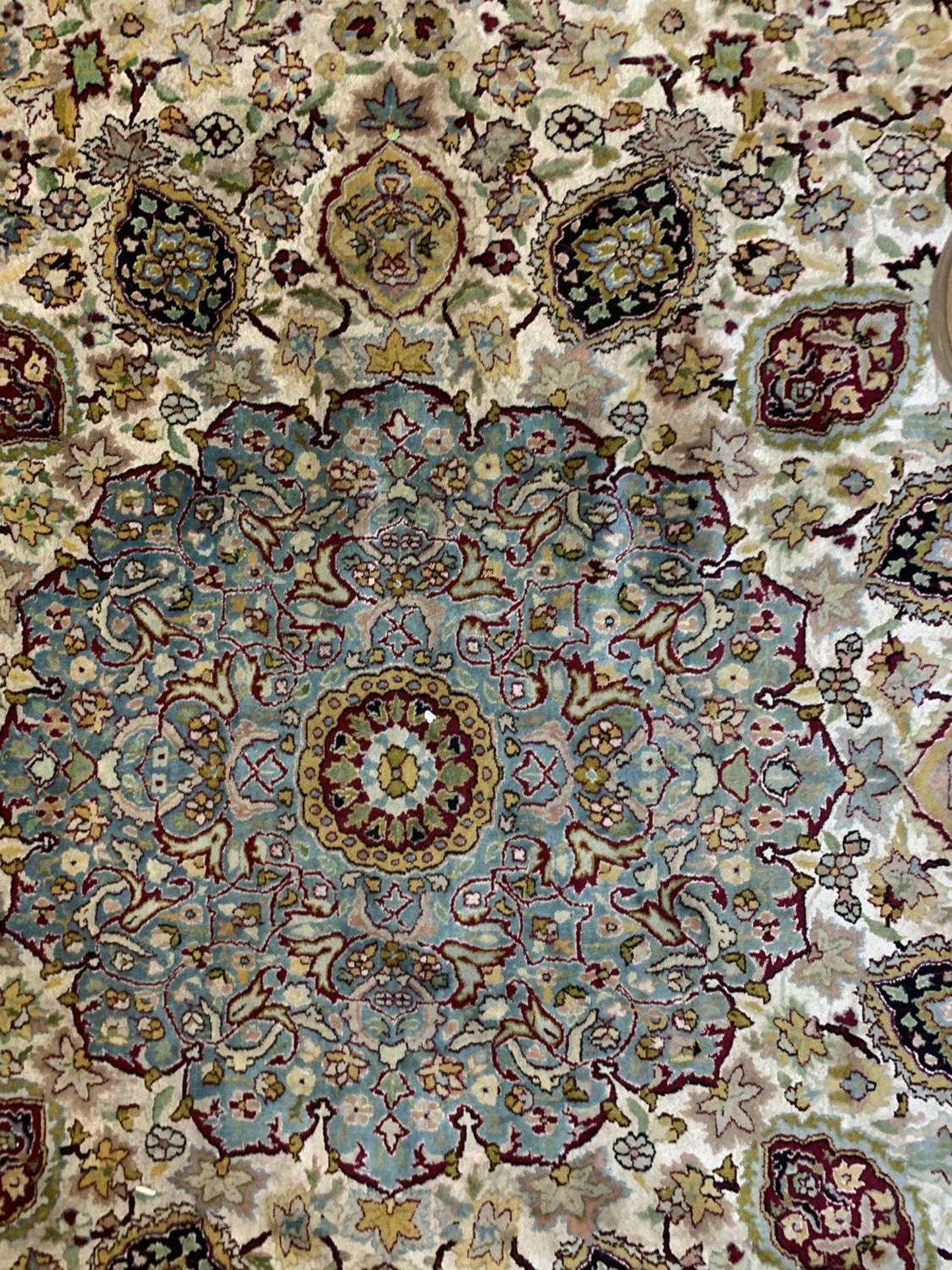 A wool and silk Isfahan rug - Image 7 of 15