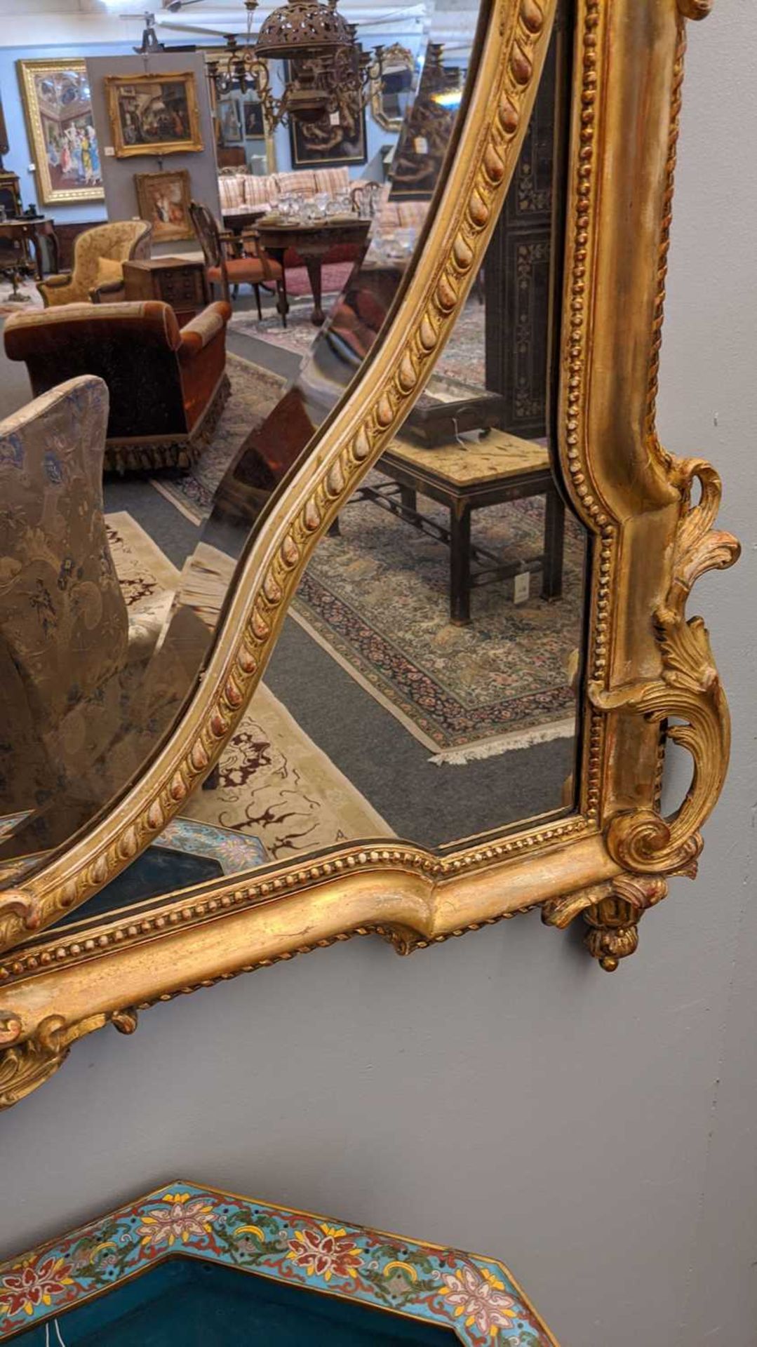 A large giltwood and gesso overmantel mirror, - Bild 6 aus 10