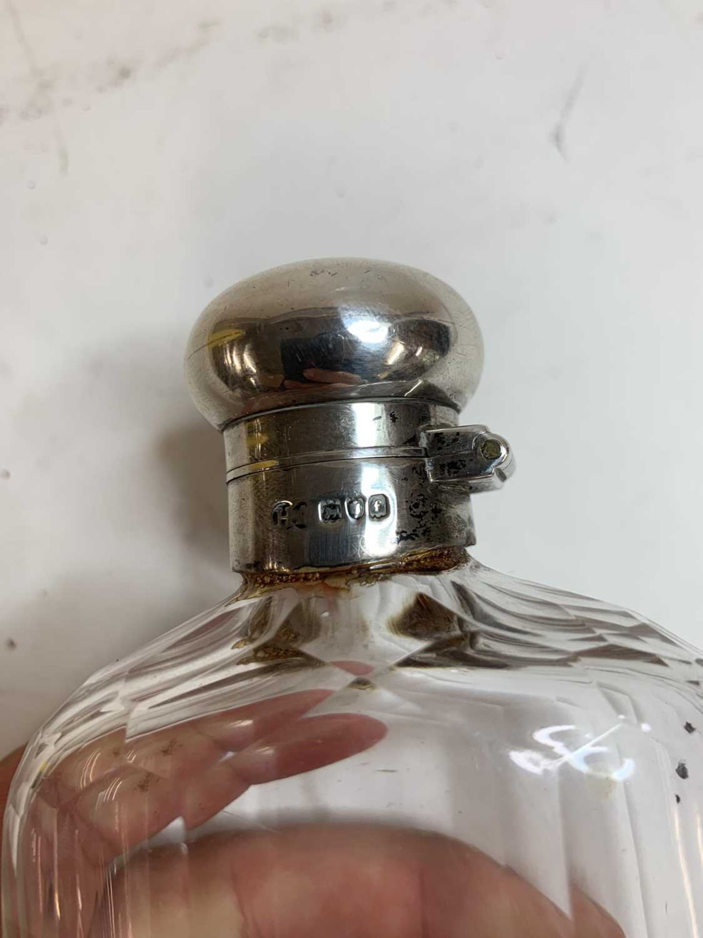 An Edwardian cut-glass and silver-mounted hip flask, - Bild 18 aus 21