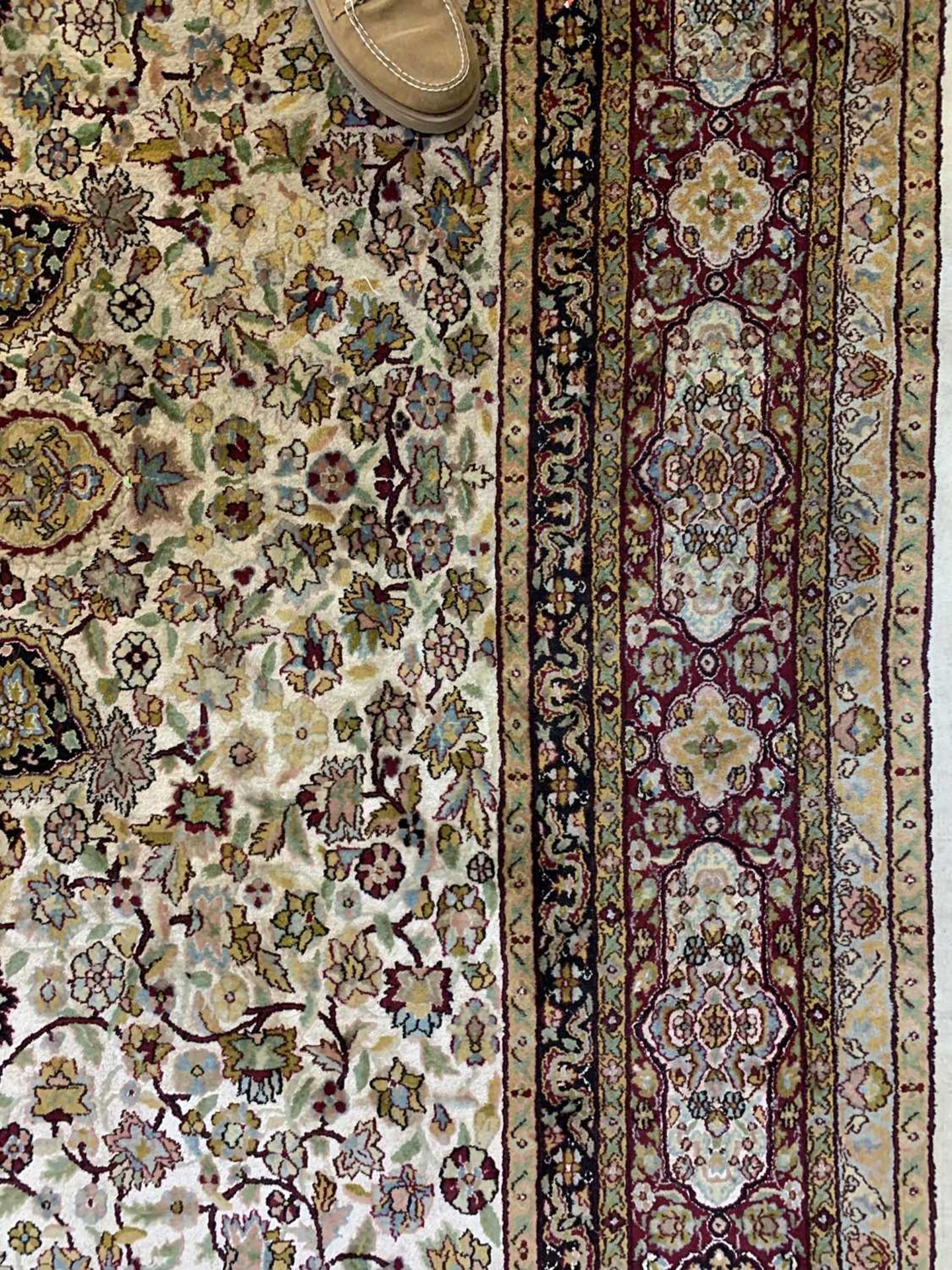 A wool and silk Isfahan rug - Image 12 of 15