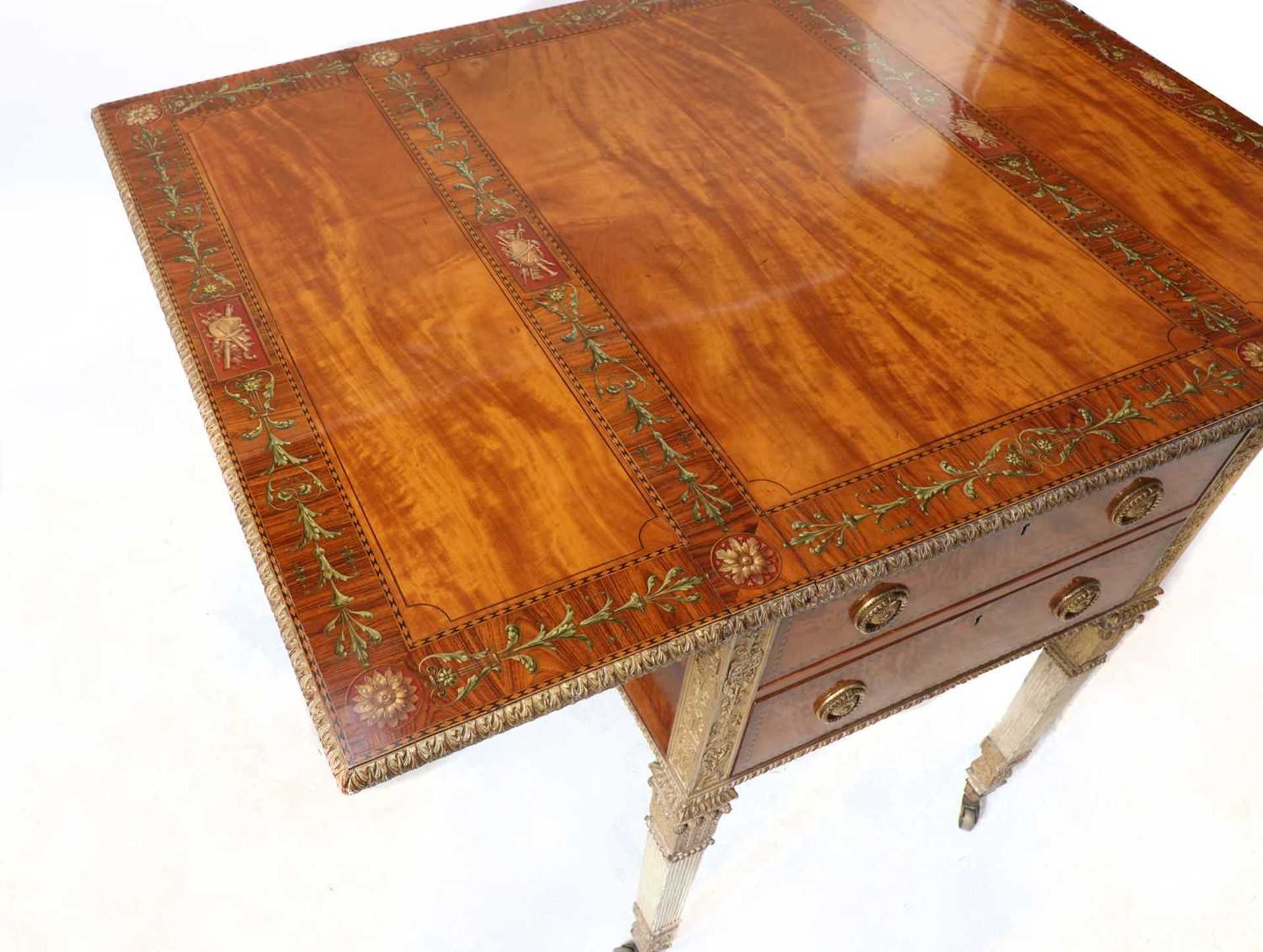 A fine Sheraton Revival strung, inlaid and painted satinwood Pembroke table, - Bild 5 aus 7