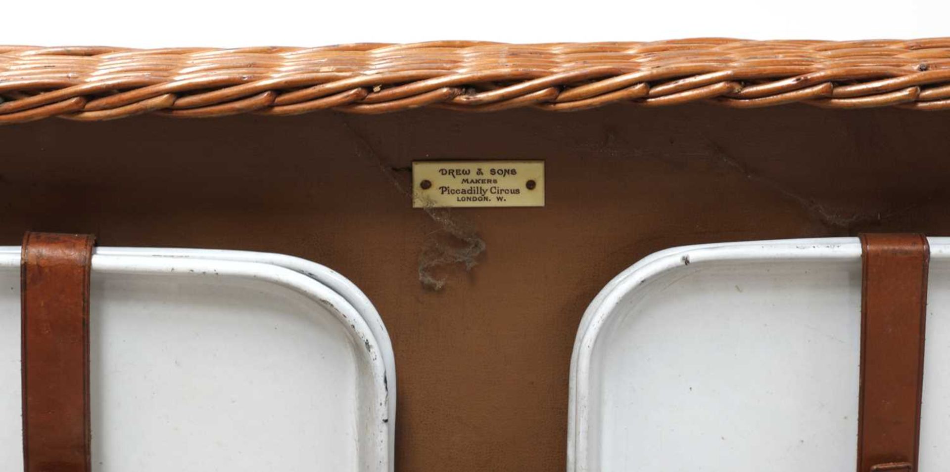 A large Edwardian yacht's dining picnic hamper, - Bild 3 aus 7