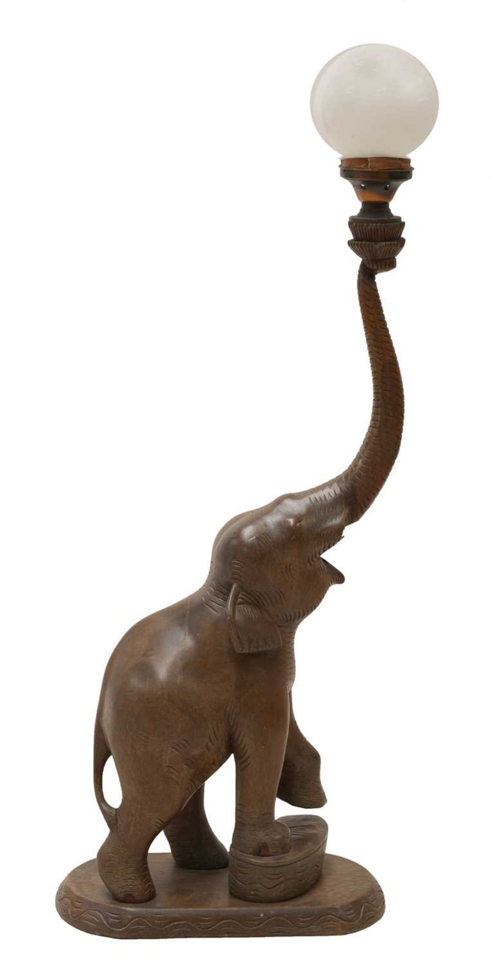 An Indian sandalwood lamp in the form of an elephant, - Bild 2 aus 3