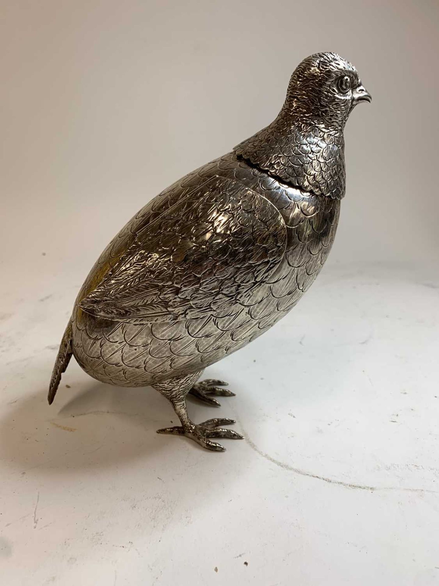 A large silver model of a partridge, - Bild 11 aus 17