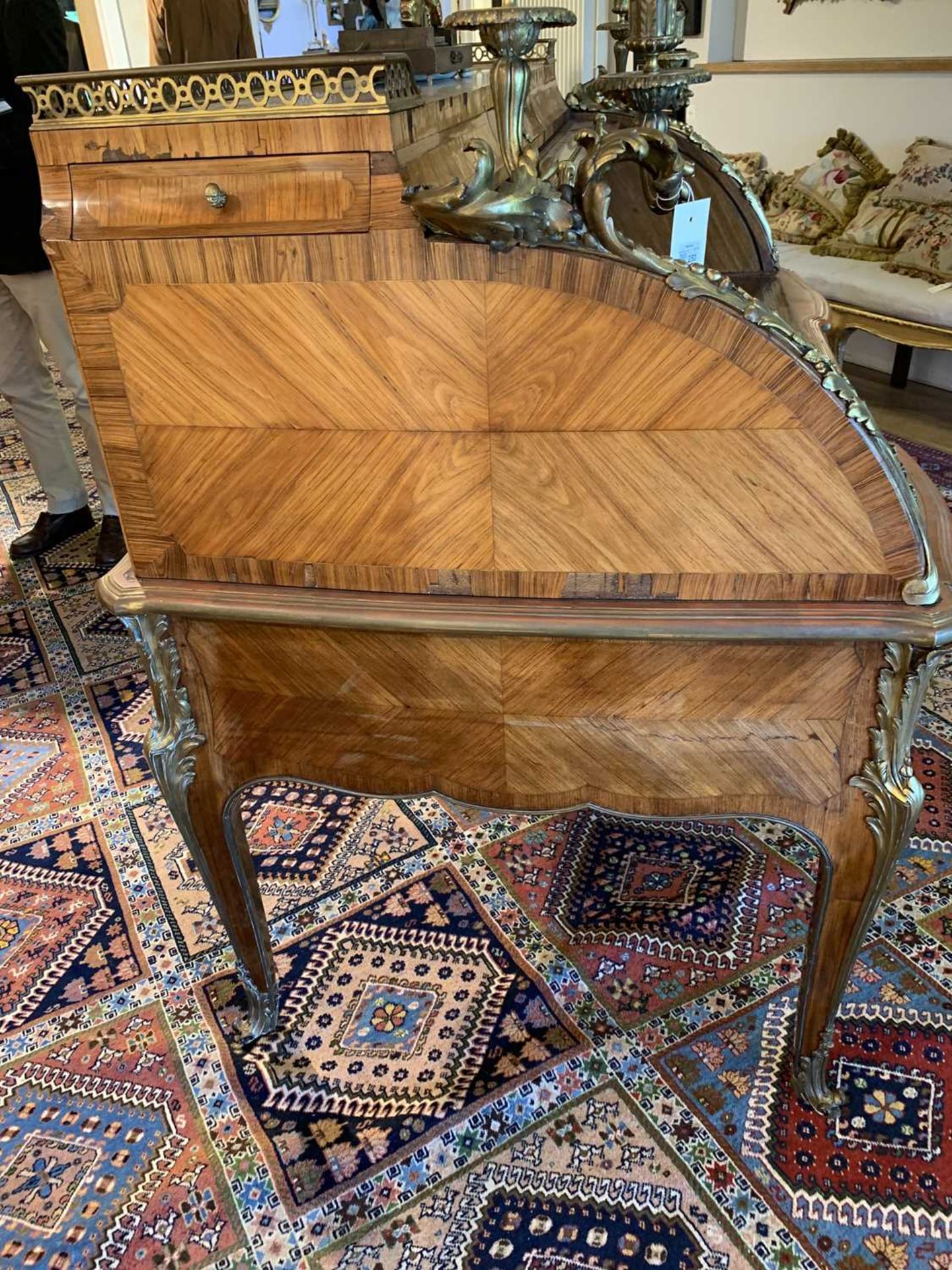 An impressive Louis XV-style kingwood and ormolu-mounted cylinder bureau, - Bild 33 aus 50