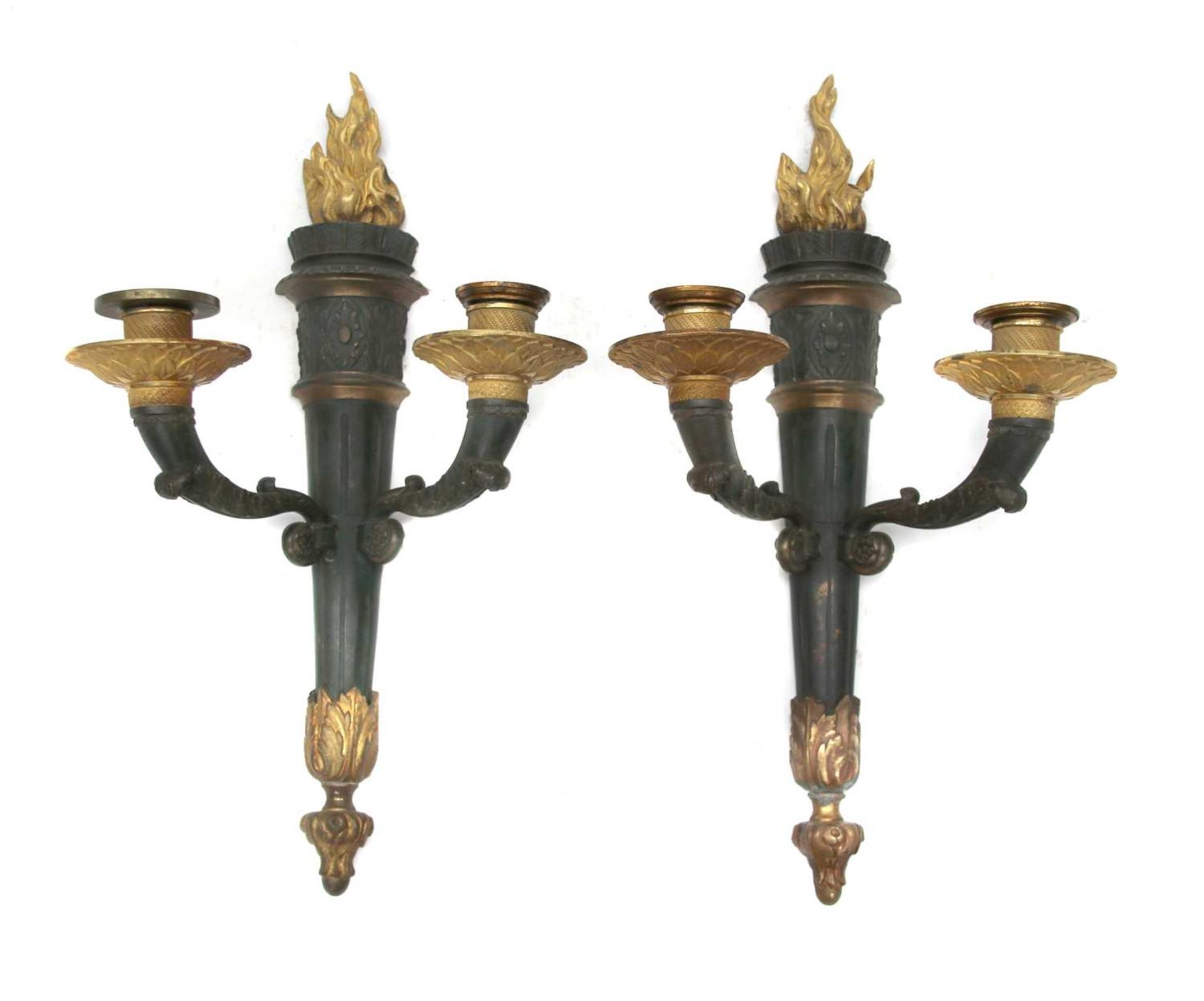 A near pair of bronze and gilt bronze two light wall lights, - Bild 2 aus 2