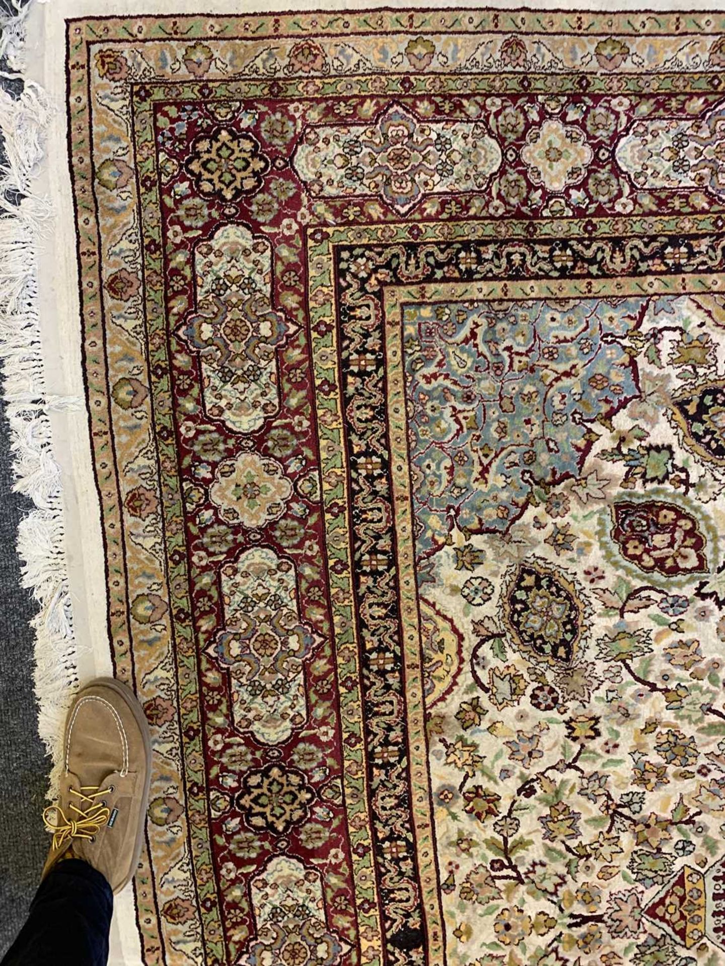 A wool and silk Isfahan rug - Image 14 of 15