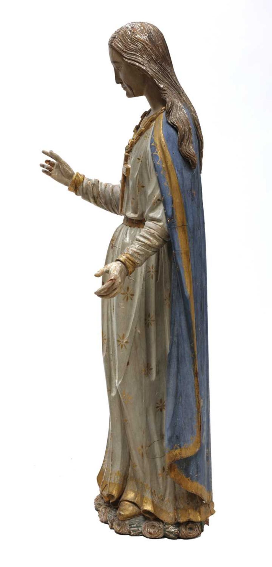 A carved and polychrome painted figure of the Virgin Mary, - Bild 2 aus 25