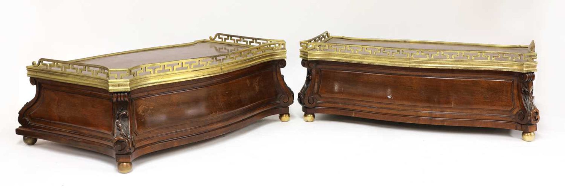 A pair of mahogany cartonniers, - Bild 4 aus 5