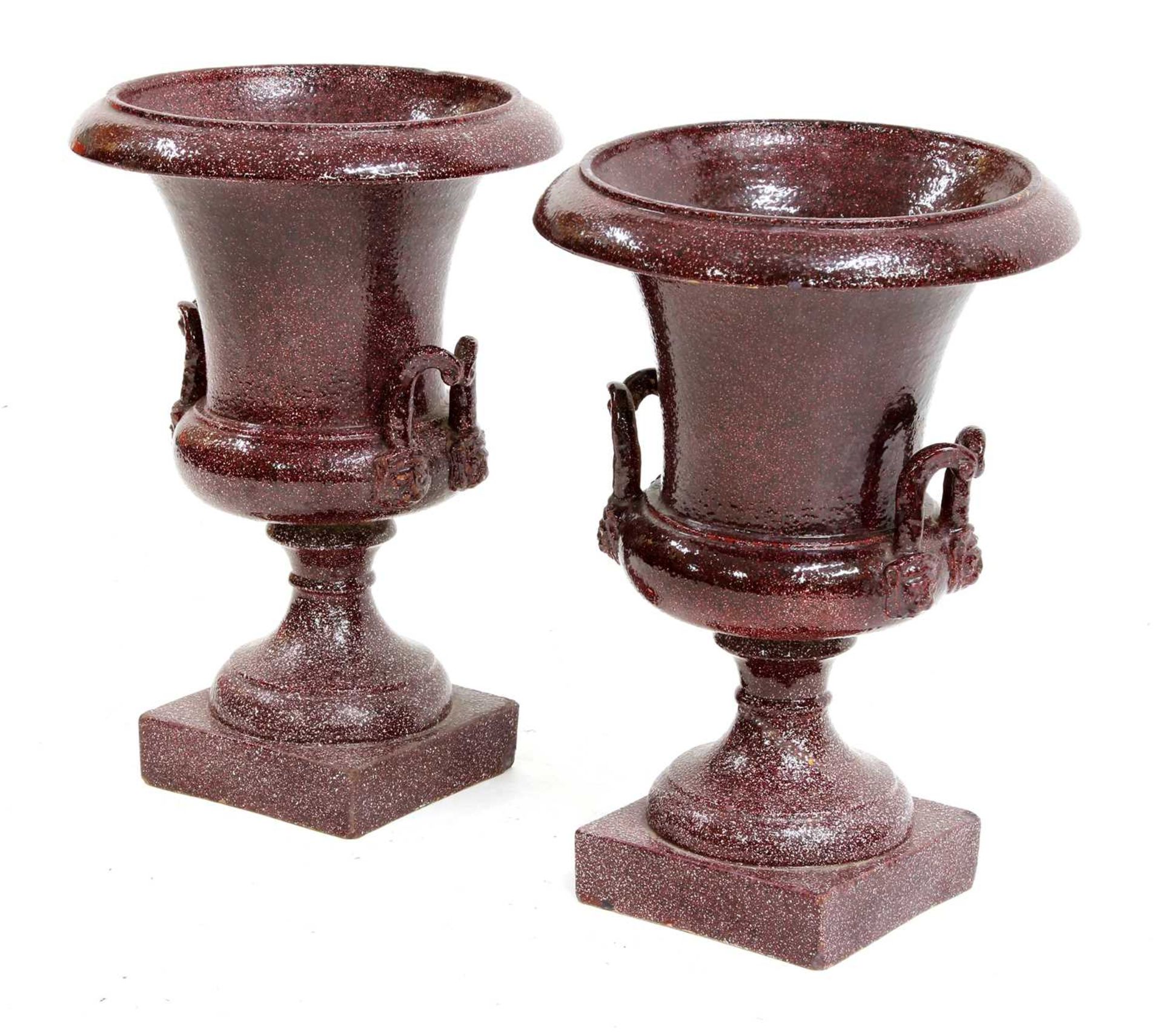 A pair of faux porphyry terracotta urns, - Bild 2 aus 2