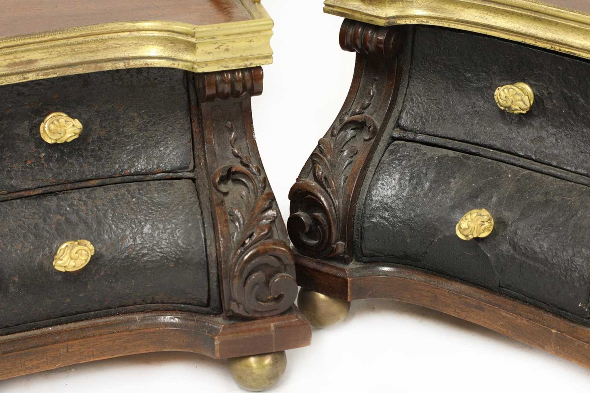 A pair of mahogany cartonniers, - Bild 2 aus 5
