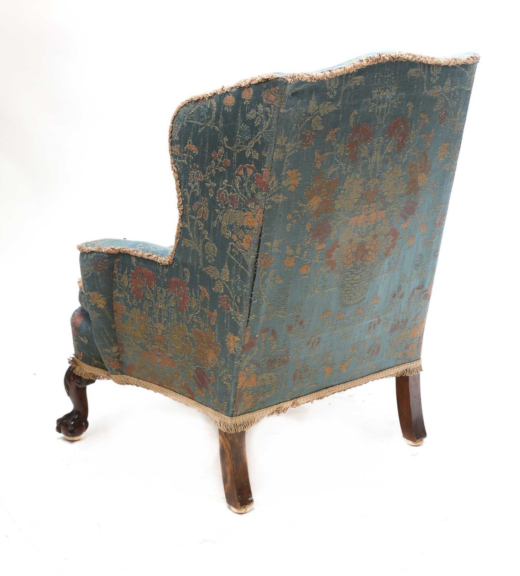 A silk upholstered wingback armchair, - Bild 2 aus 3