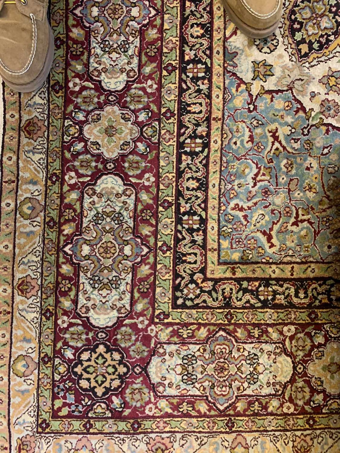 A wool and silk Isfahan rug - Image 9 of 15