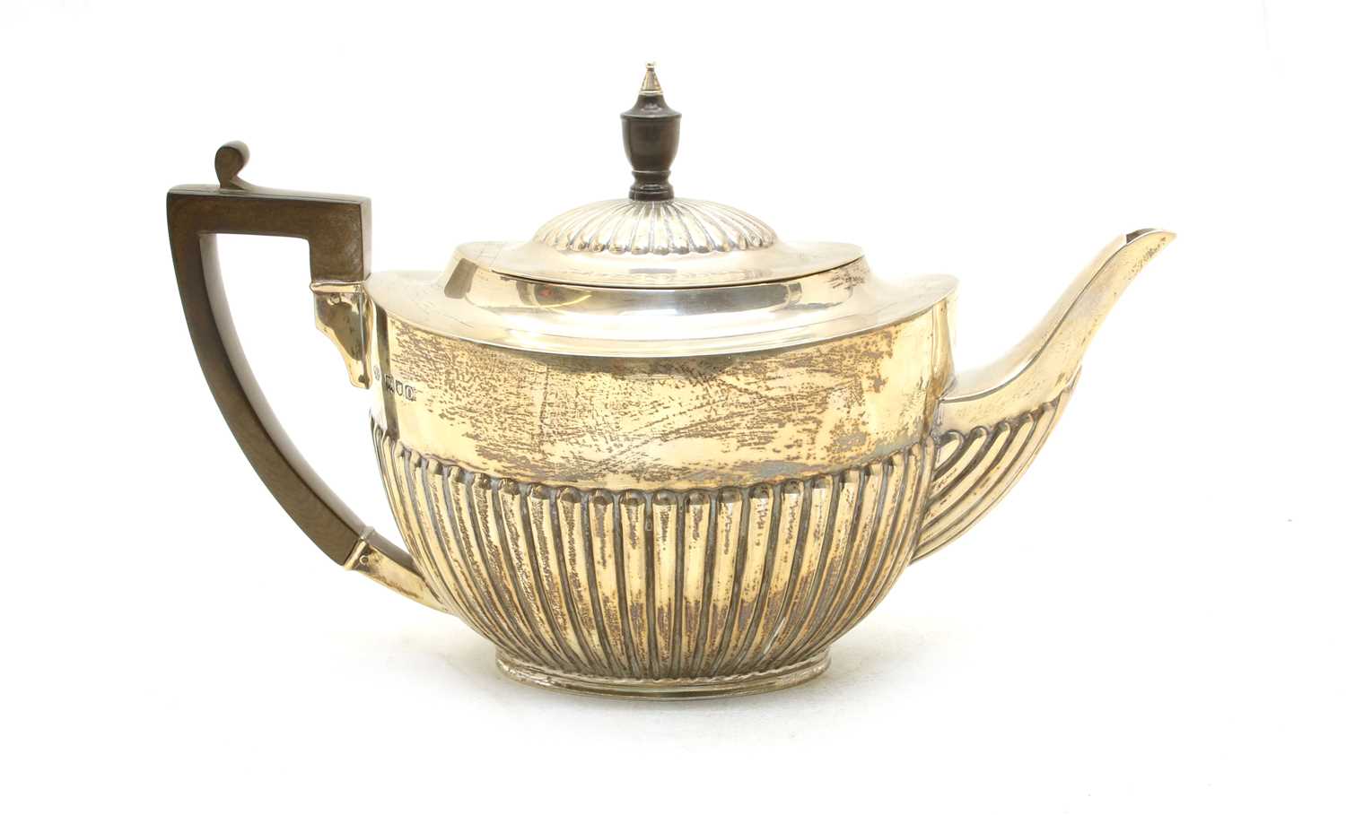 An Edwardian silver teapot,