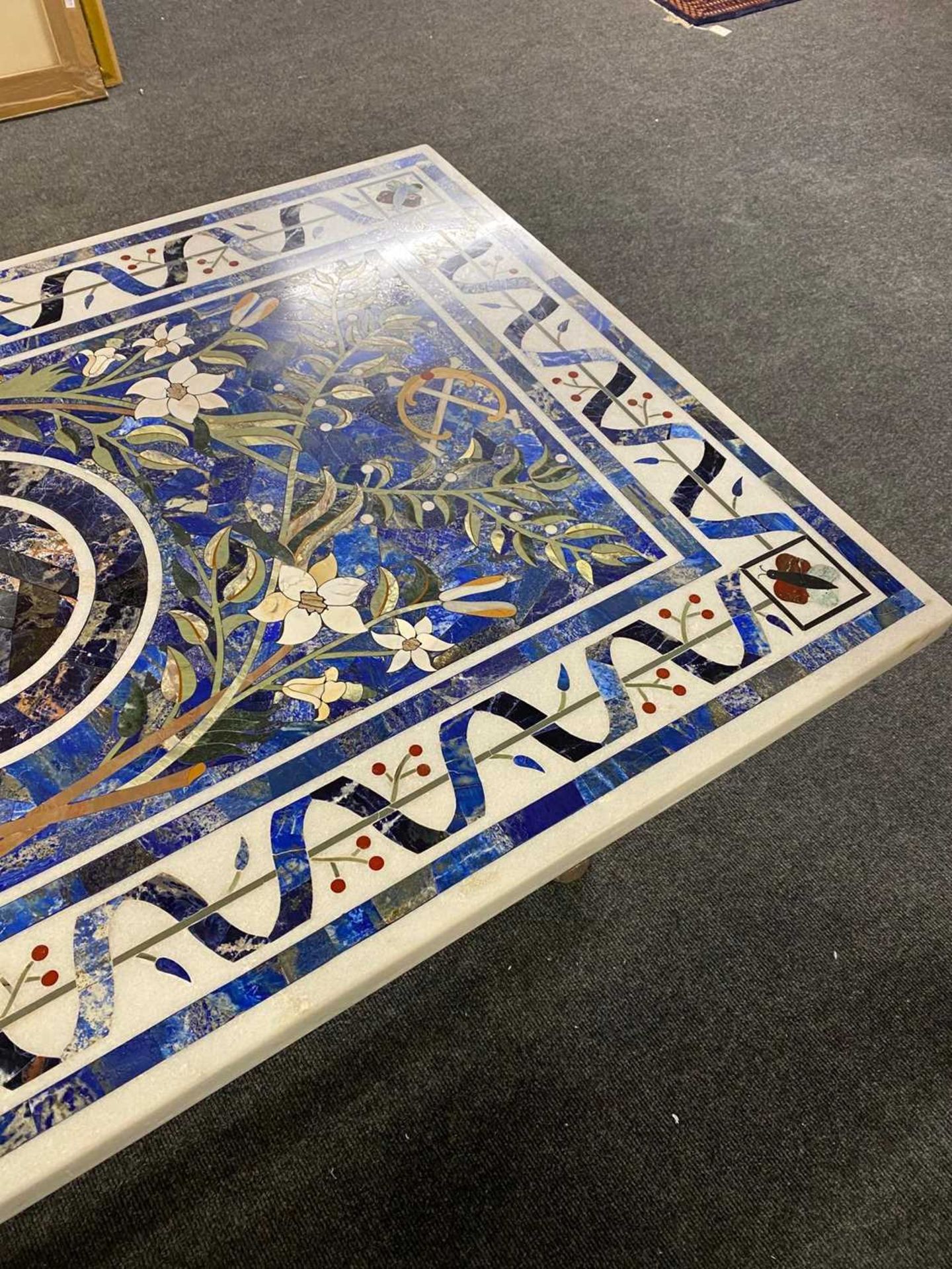 A pietra dura and marble slab top table, - Bild 5 aus 8